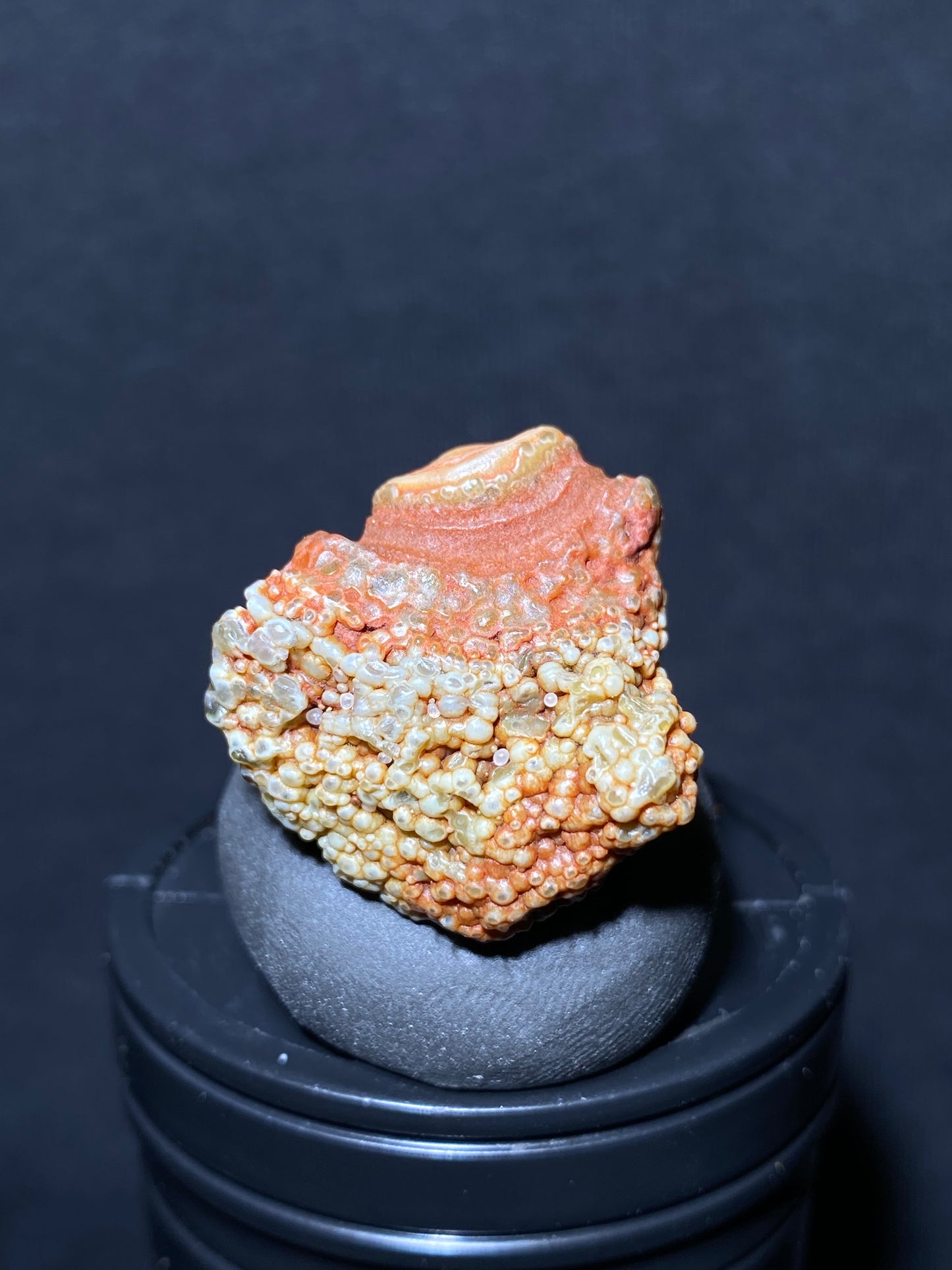 (1090)Alxa Gobi Desert eye Agate, rough nature stone,Natural Color Raw Stone from Inner Mongolia.