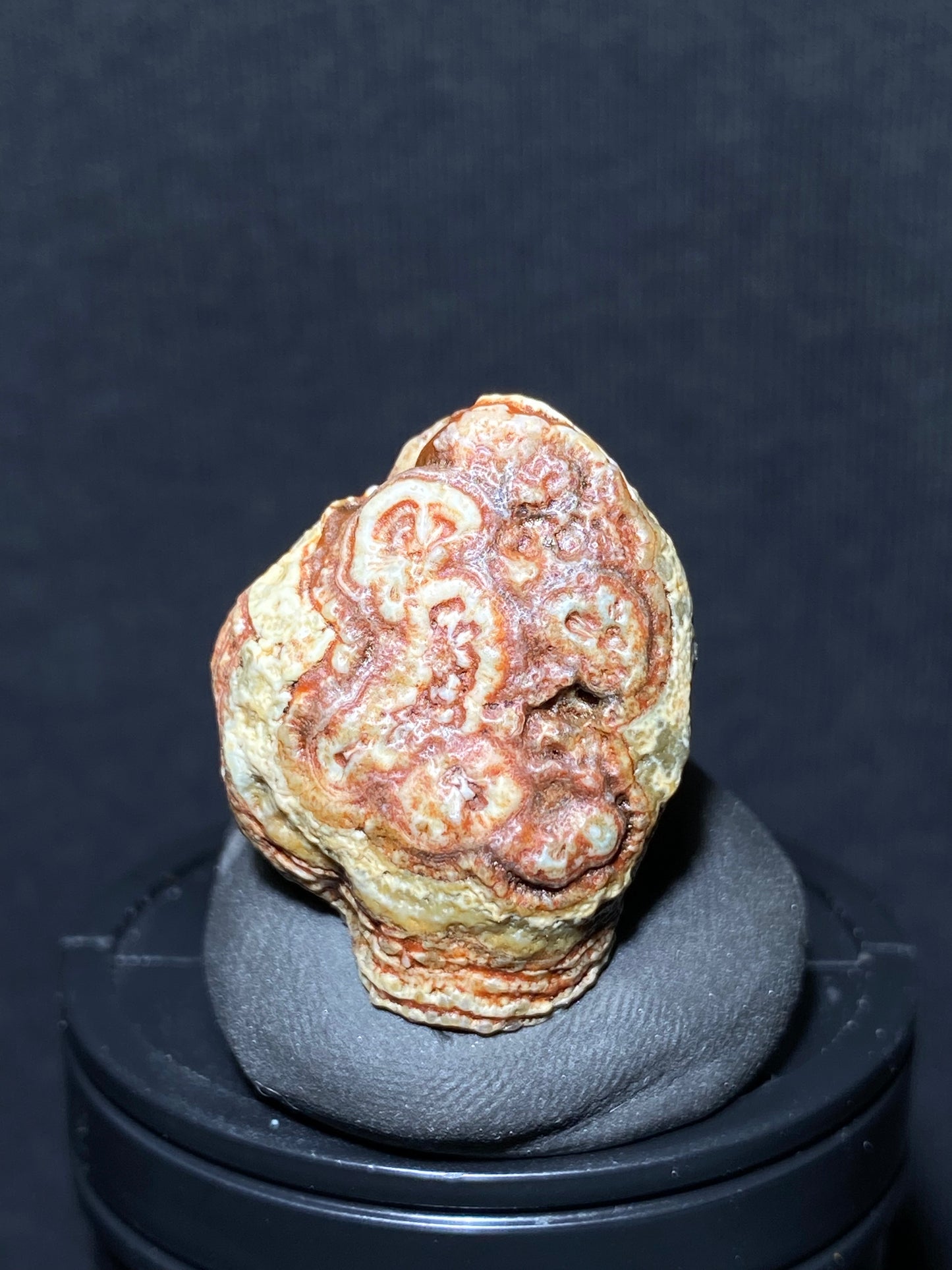 (1093)Alxa Gobi Desert red eye Agate, rough nature stone,Natural Color Raw Stone from Inner Mongolia.