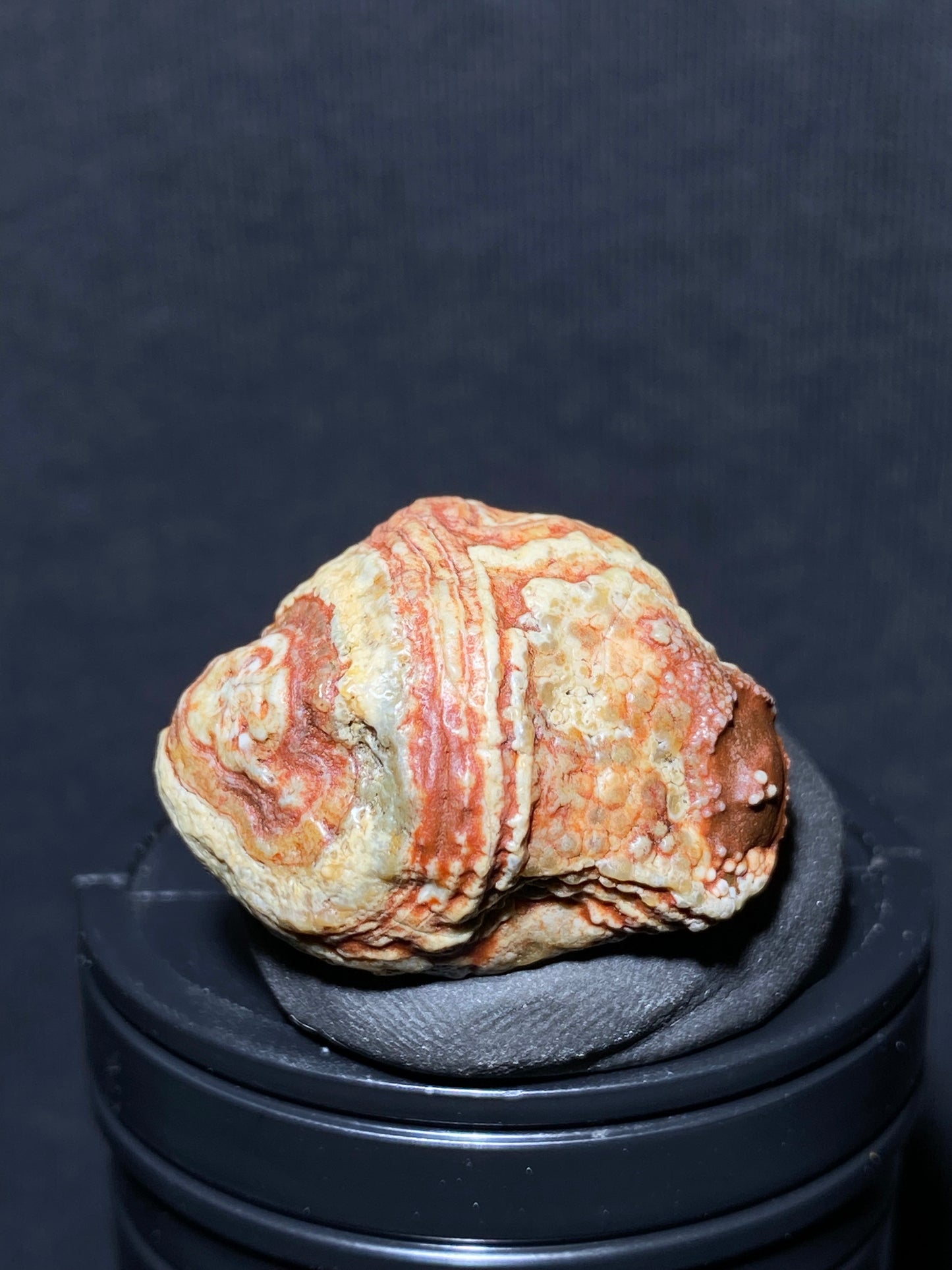 (1093)Alxa Gobi Desert red eye Agate, rough nature stone,Natural Color Raw Stone from Inner Mongolia.