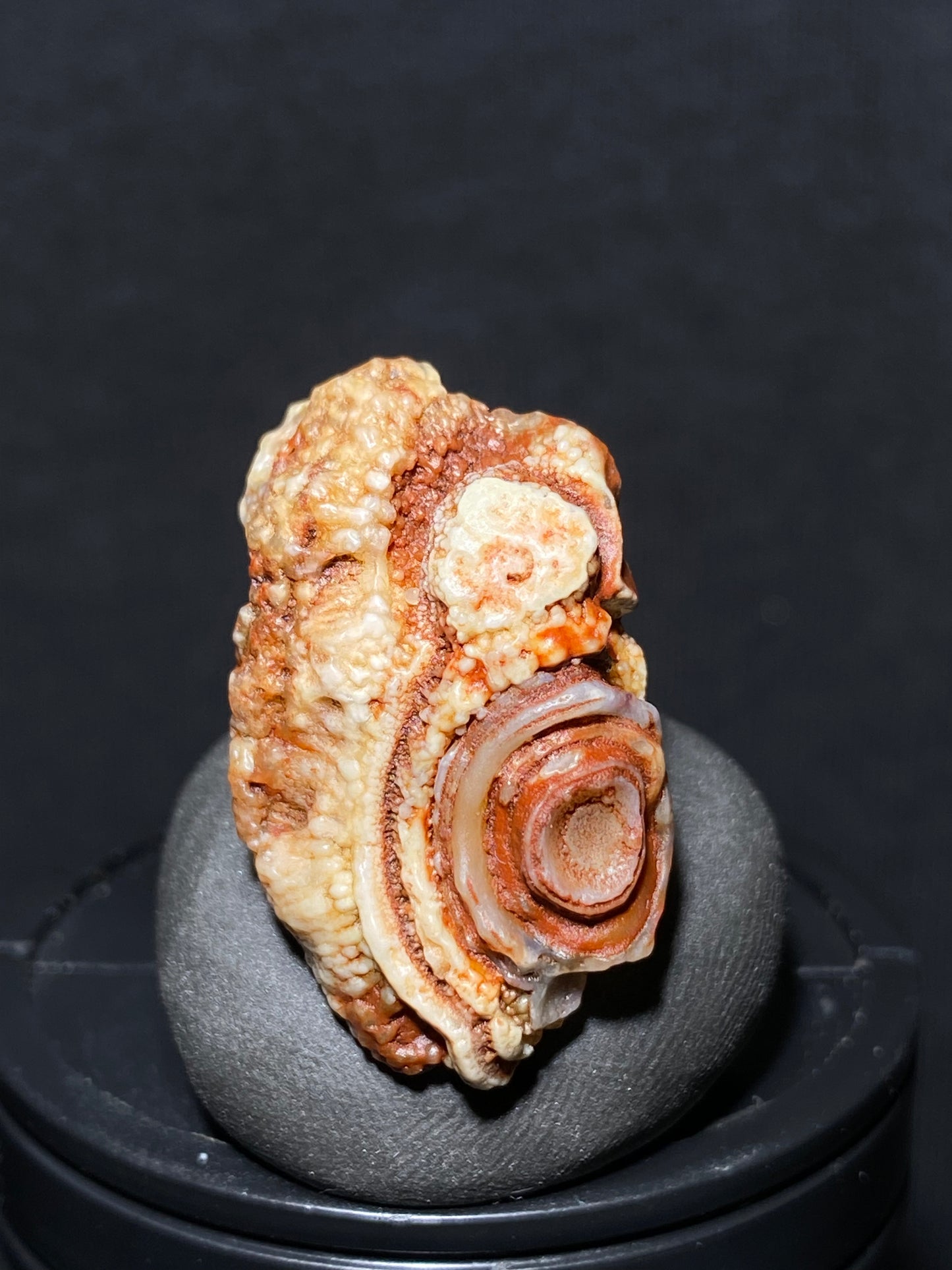 (1094)Alxa Gobi Desert red eye Agate, rough nature stone,Natural Color Raw Stone from Inner Mongolia.