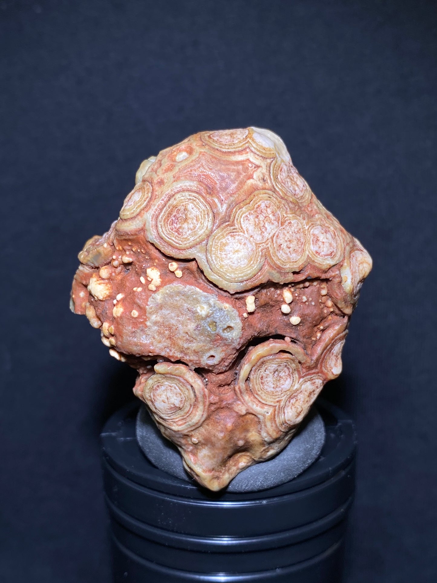 (1096)Alxa Gobi Desert red eye Agate, rough nature stone, Natural Color Raw Stone from Inner Mongolia.