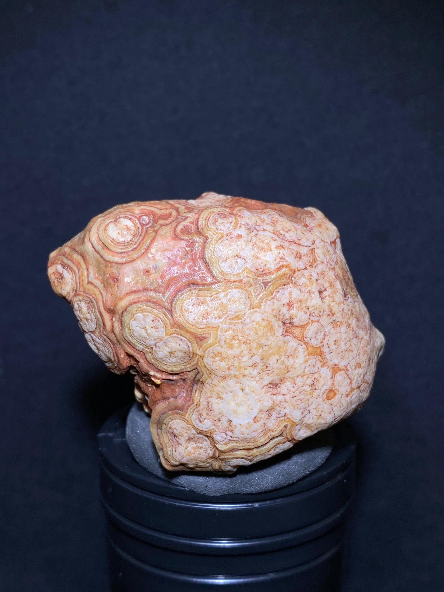 (1096)Alxa Gobi Desert red eye Agate, rough nature stone, Natural Color Raw Stone from Inner Mongolia.