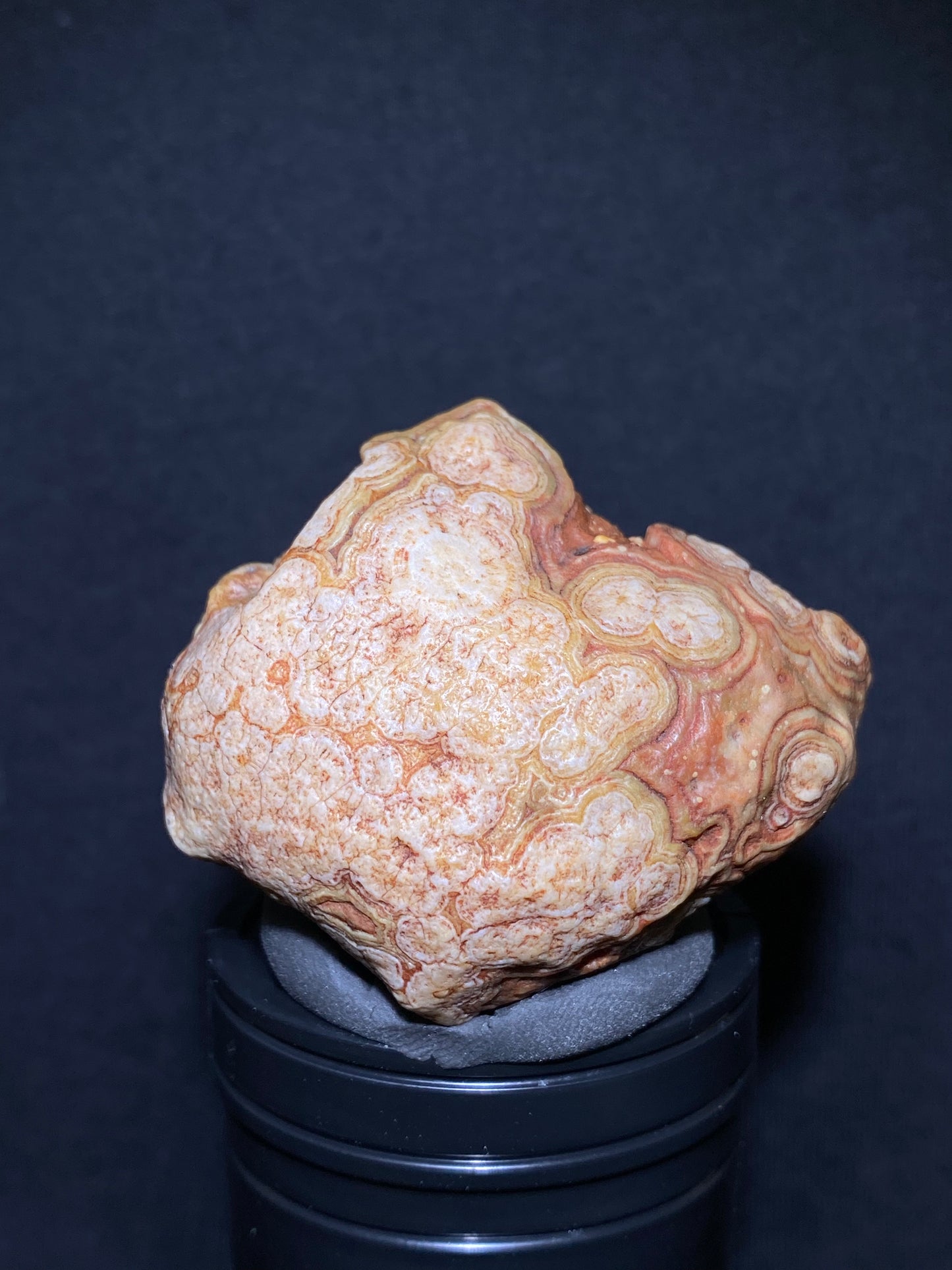 (1096)Alxa Gobi Desert red eye Agate, rough nature stone, Natural Color Raw Stone from Inner Mongolia.