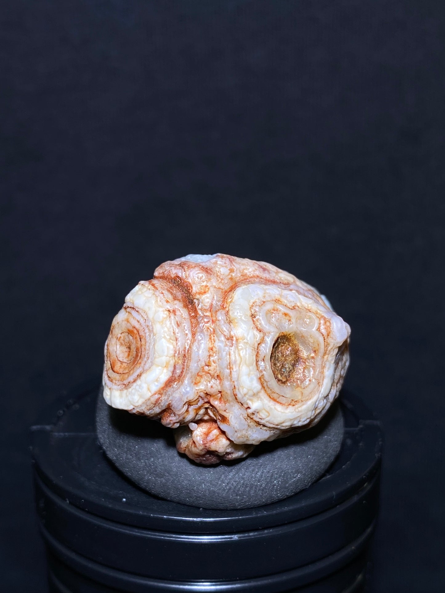 (1097)Alxa Gobi Desert red eye Agate, rough nature stone,Natural Color Raw Stone from Inner Mongolia.