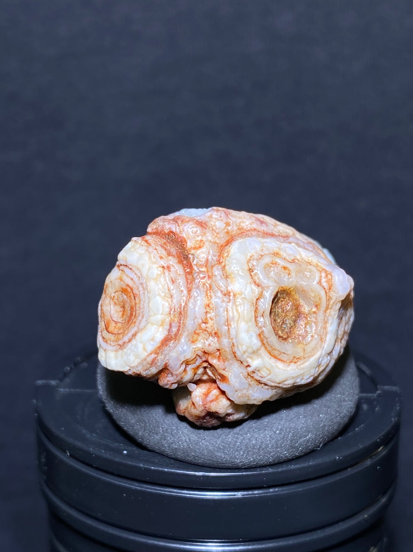 (1097)Alxa Gobi Desert red eye Agate, rough nature stone,Natural Color Raw Stone from Inner Mongolia.