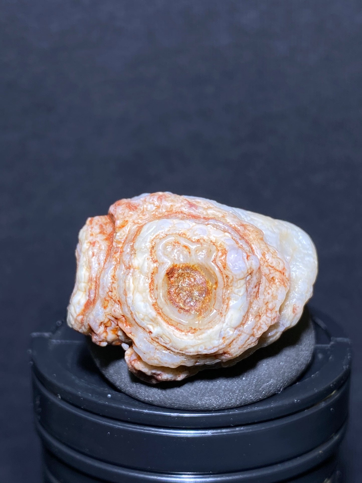 (1097)Alxa Gobi Desert red eye Agate, rough nature stone,Natural Color Raw Stone from Inner Mongolia.