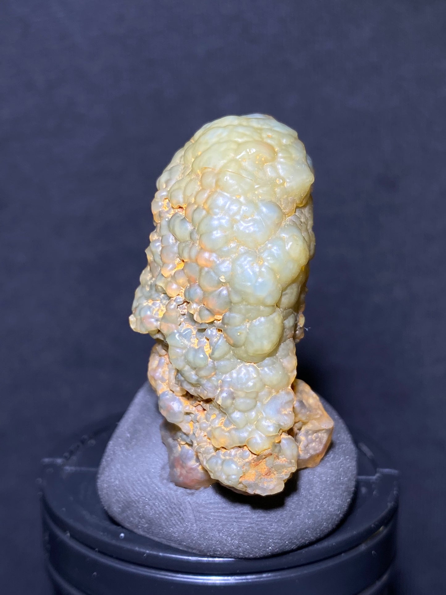 (1098) Gobi Desert Agate, rough nature stone,Natural Color Raw Stone from XinJiang