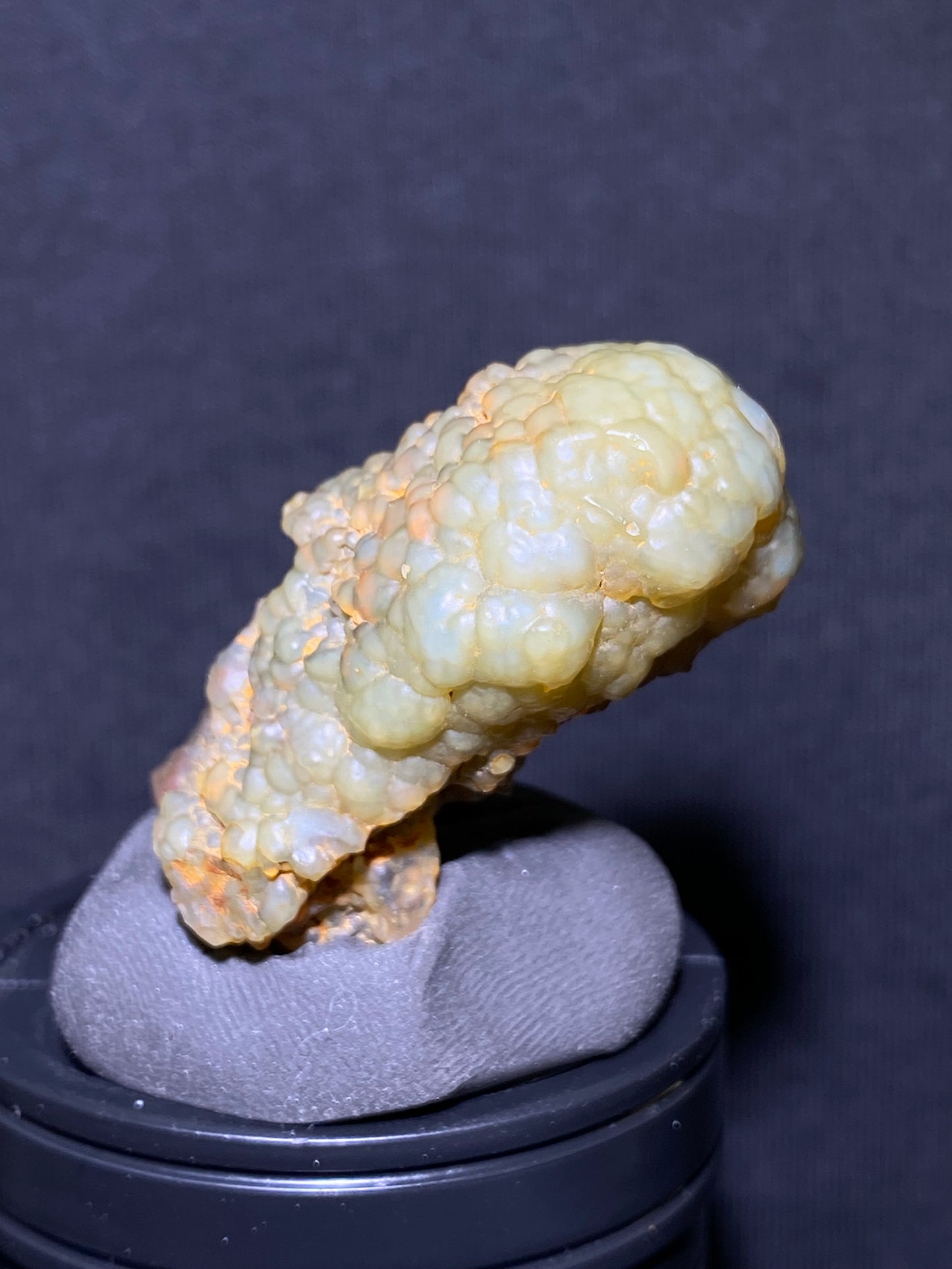 (1098) Gobi Desert Agate, rough nature stone,Natural Color Raw Stone from XinJiang