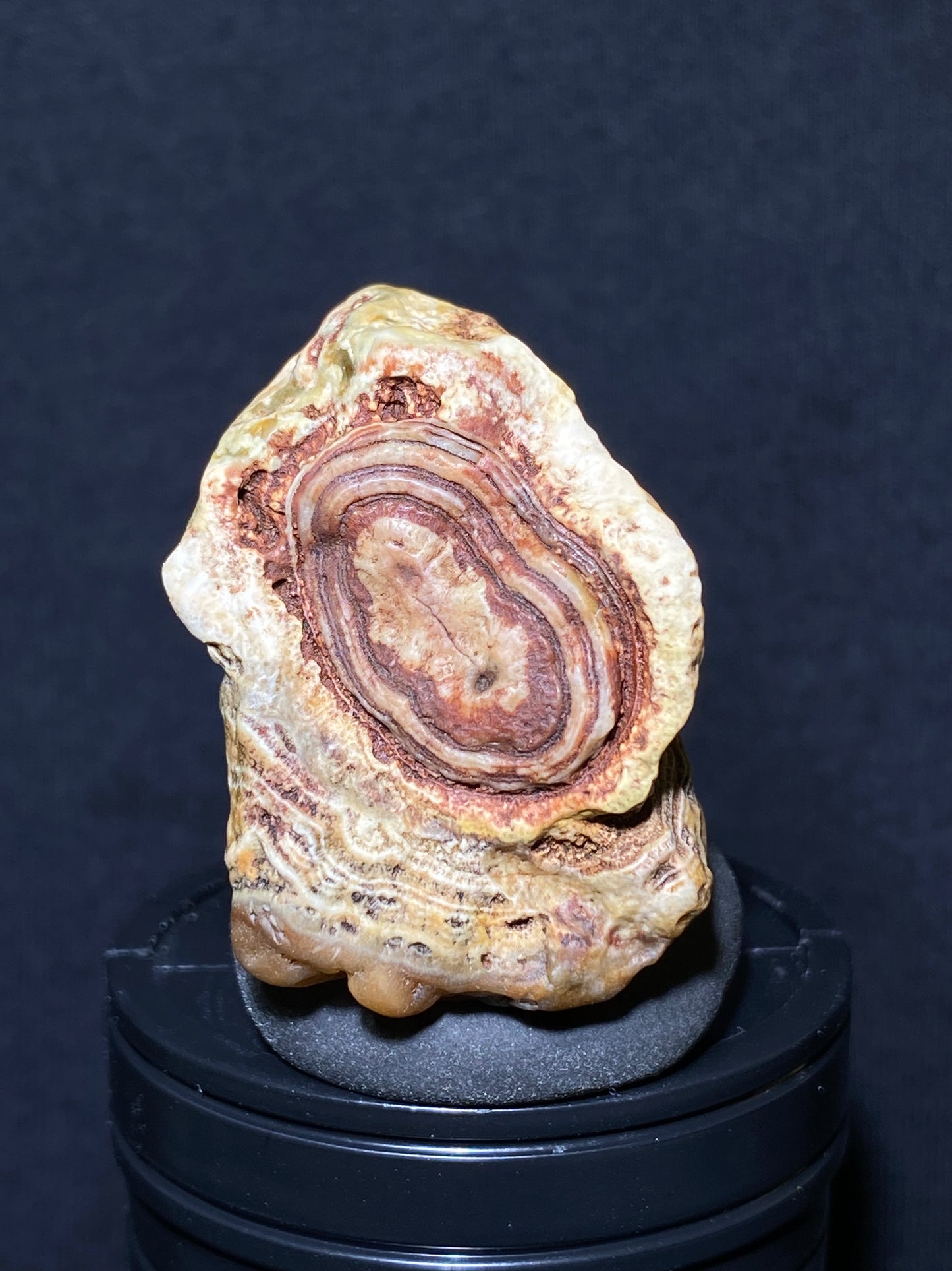 (1100)Alxa Gobi Desert red eye Agate, rough nature stone,Natural Color Raw Stone from Inner Mongolia.