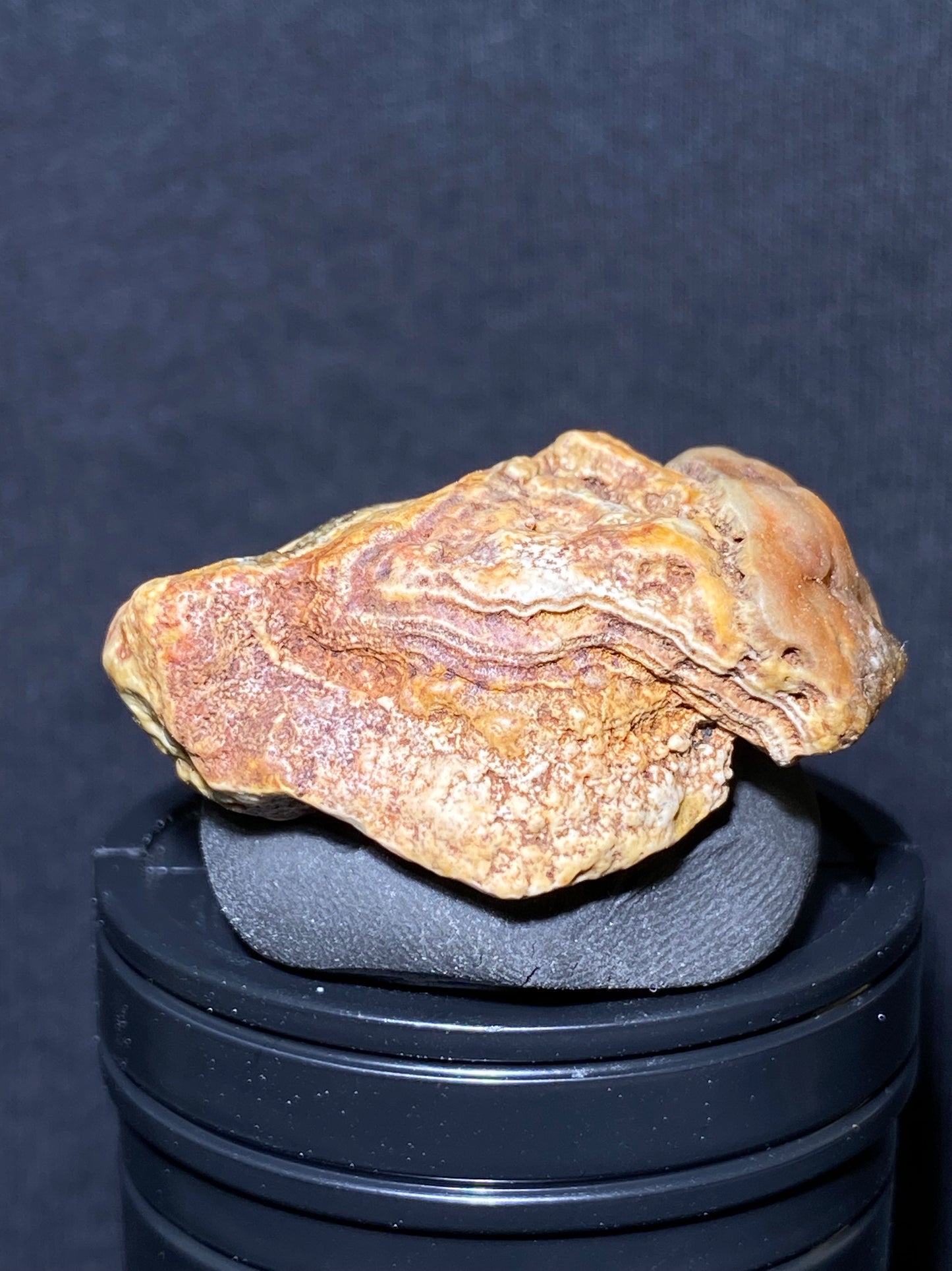 (1100)Alxa Gobi Desert red eye Agate, rough nature stone,Natural Color Raw Stone from Inner Mongolia.