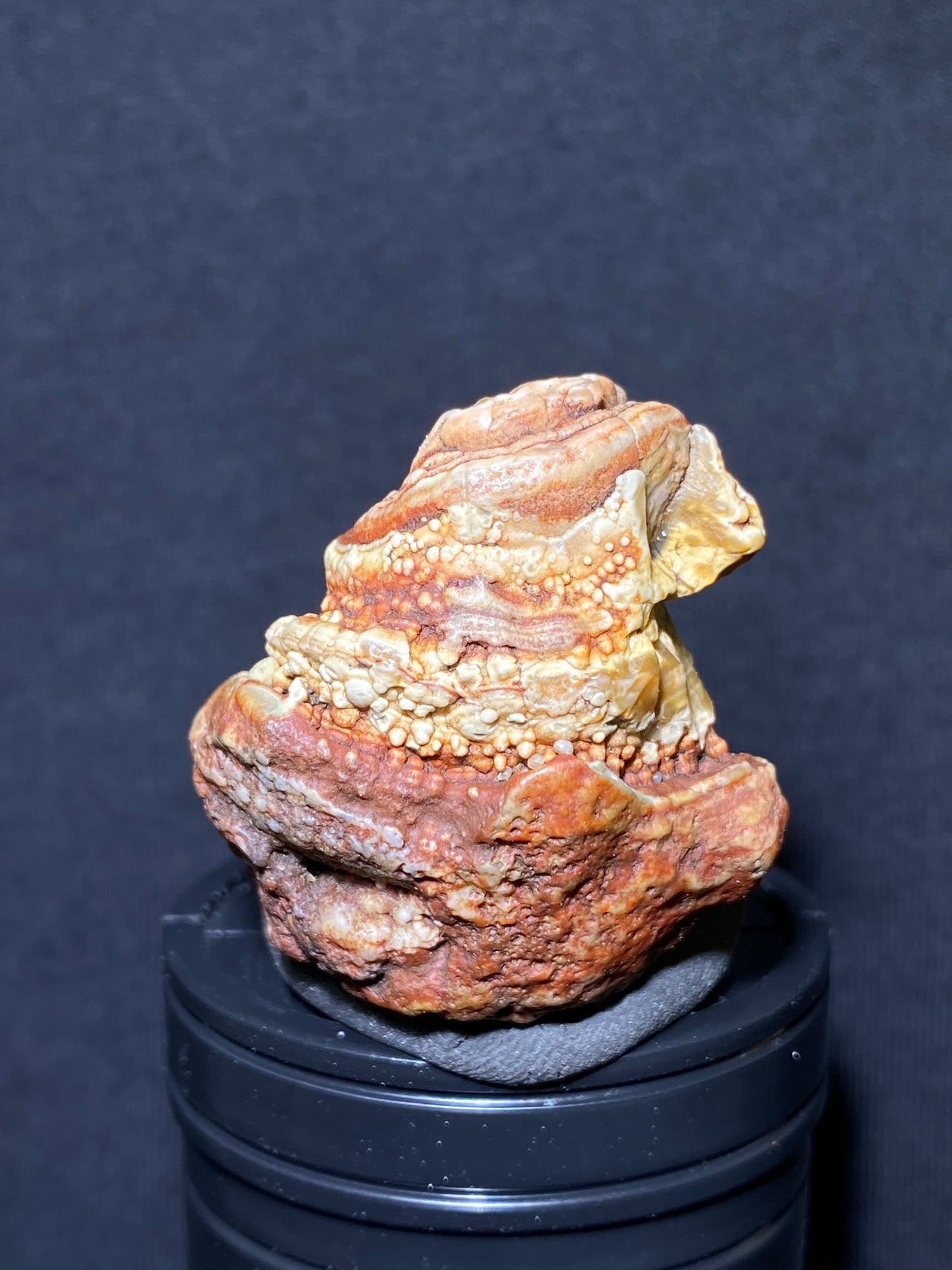 (1101)Alxa Gobi Desert red eye Agate, rough nature stone,Natural Color Raw Stone from Inner Mongolia.