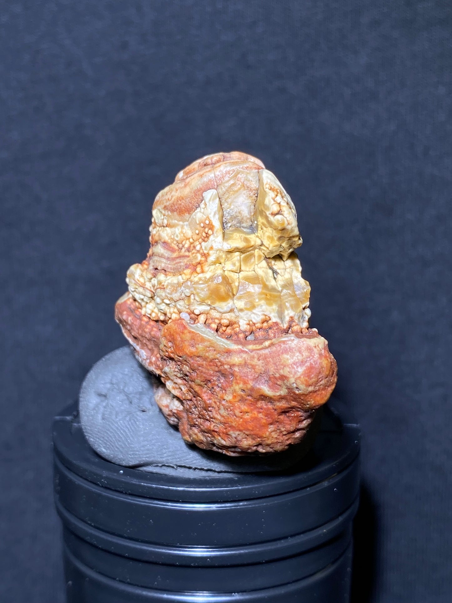 (1101)Alxa Gobi Desert red eye Agate, rough nature stone,Natural Color Raw Stone from Inner Mongolia.