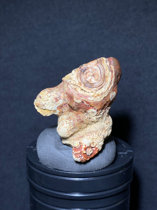 (1102)Alxa Gobi Desert red eye Agate, rough nature stone,Natural Color Raw Stone from Inner Mongolia.