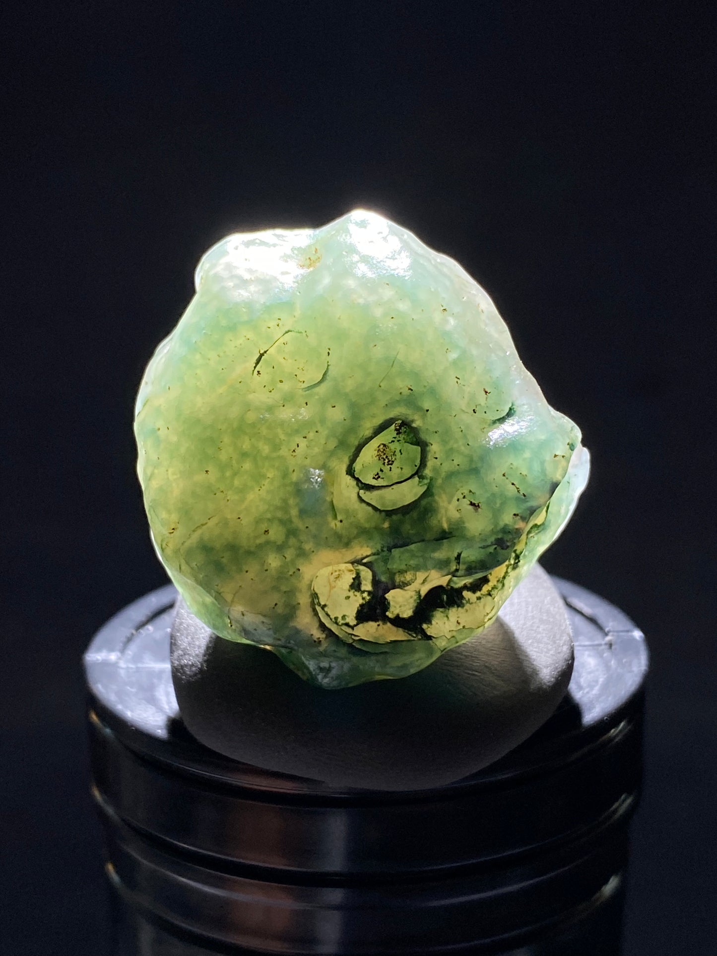 (1104)Alxa Gobi Desert Green sugar heart Agate, candy agate, rough nature stone, Natural Color Raw Stone from Inner Mongolia.