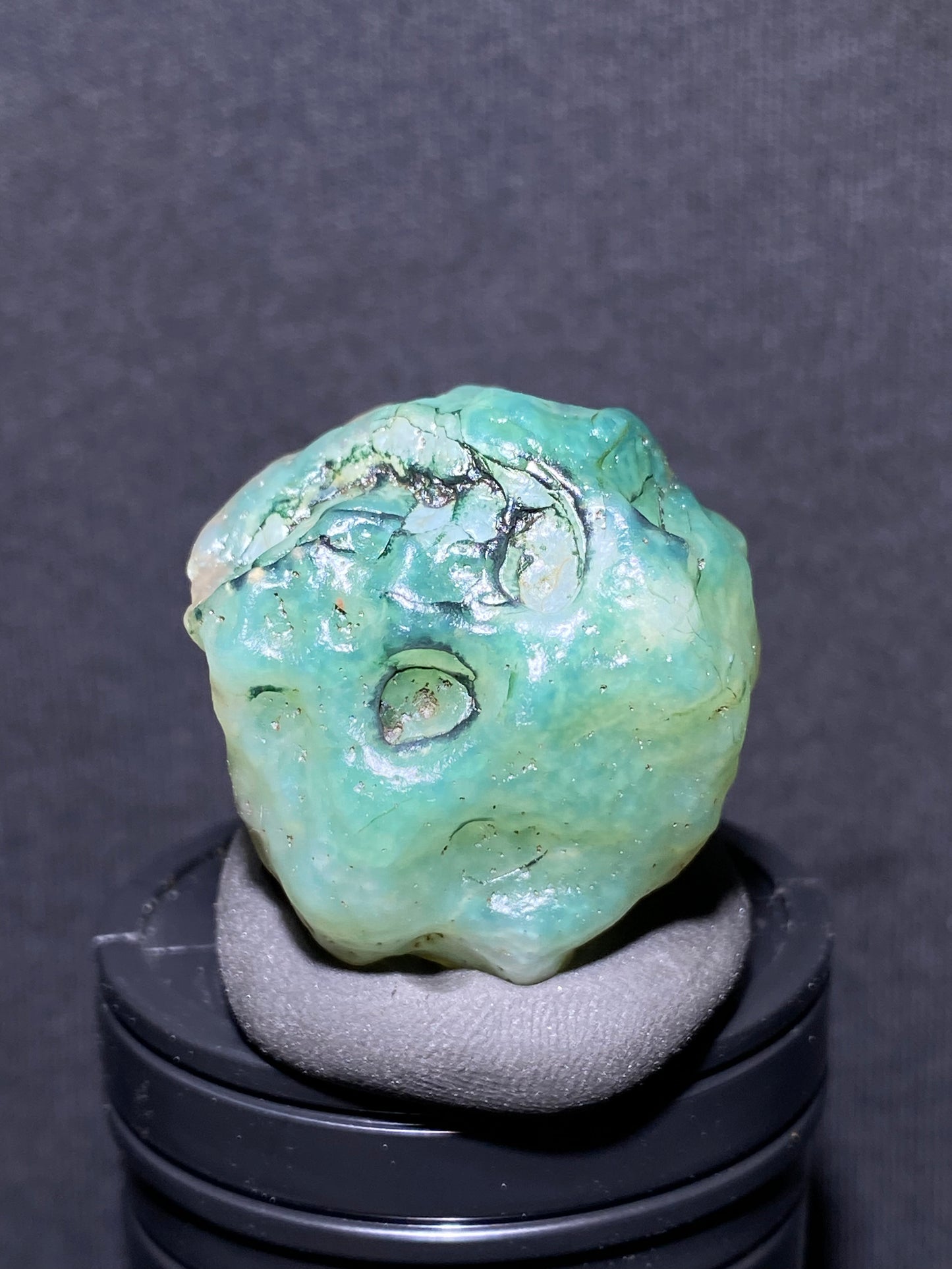 (1104)Alxa Gobi Desert Green sugar heart Agate, candy agate, rough nature stone, Natural Color Raw Stone from Inner Mongolia.