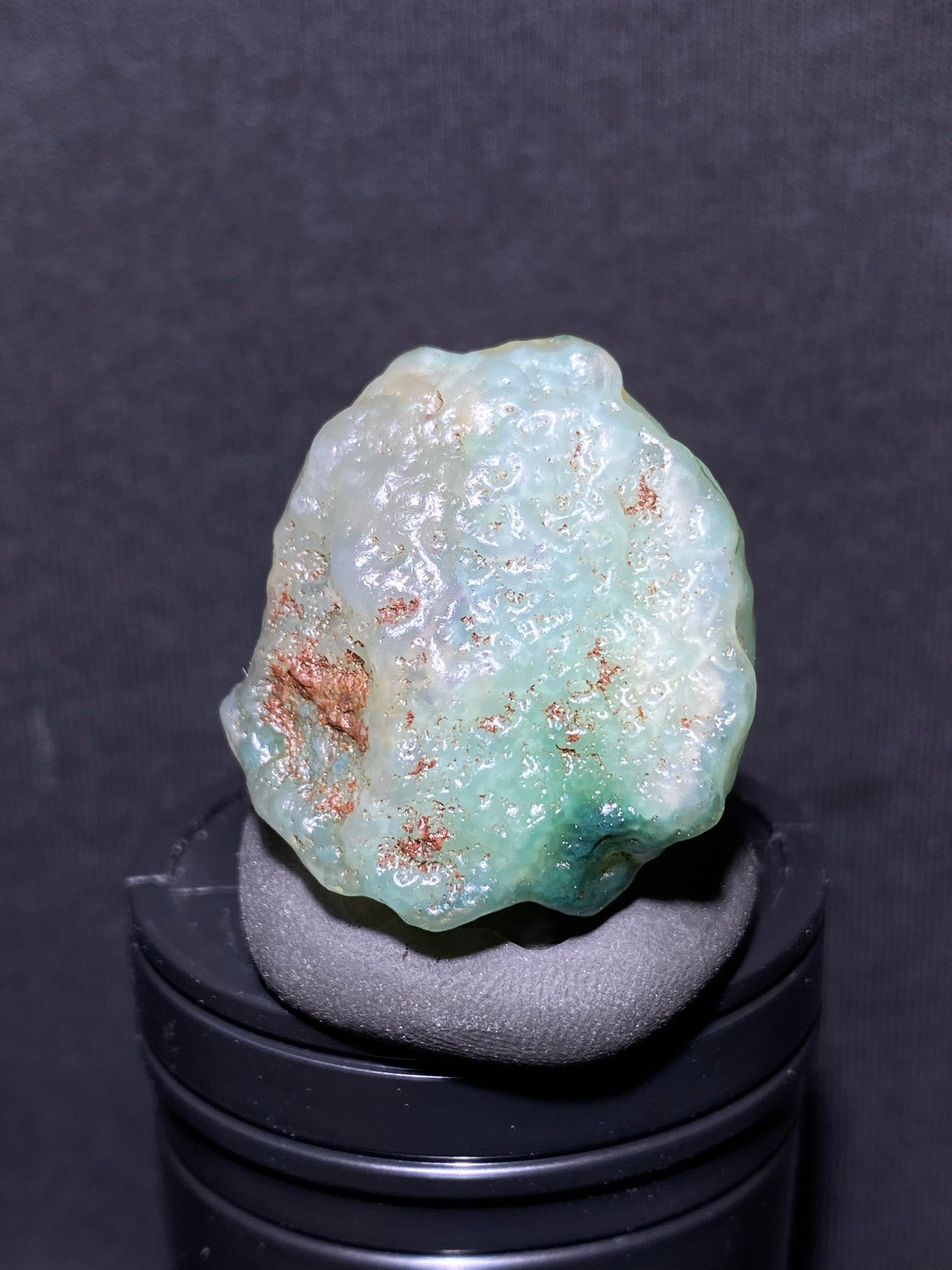 (1104)Alxa Gobi Desert Green sugar heart Agate, candy agate, rough nature stone, Natural Color Raw Stone from Inner Mongolia.