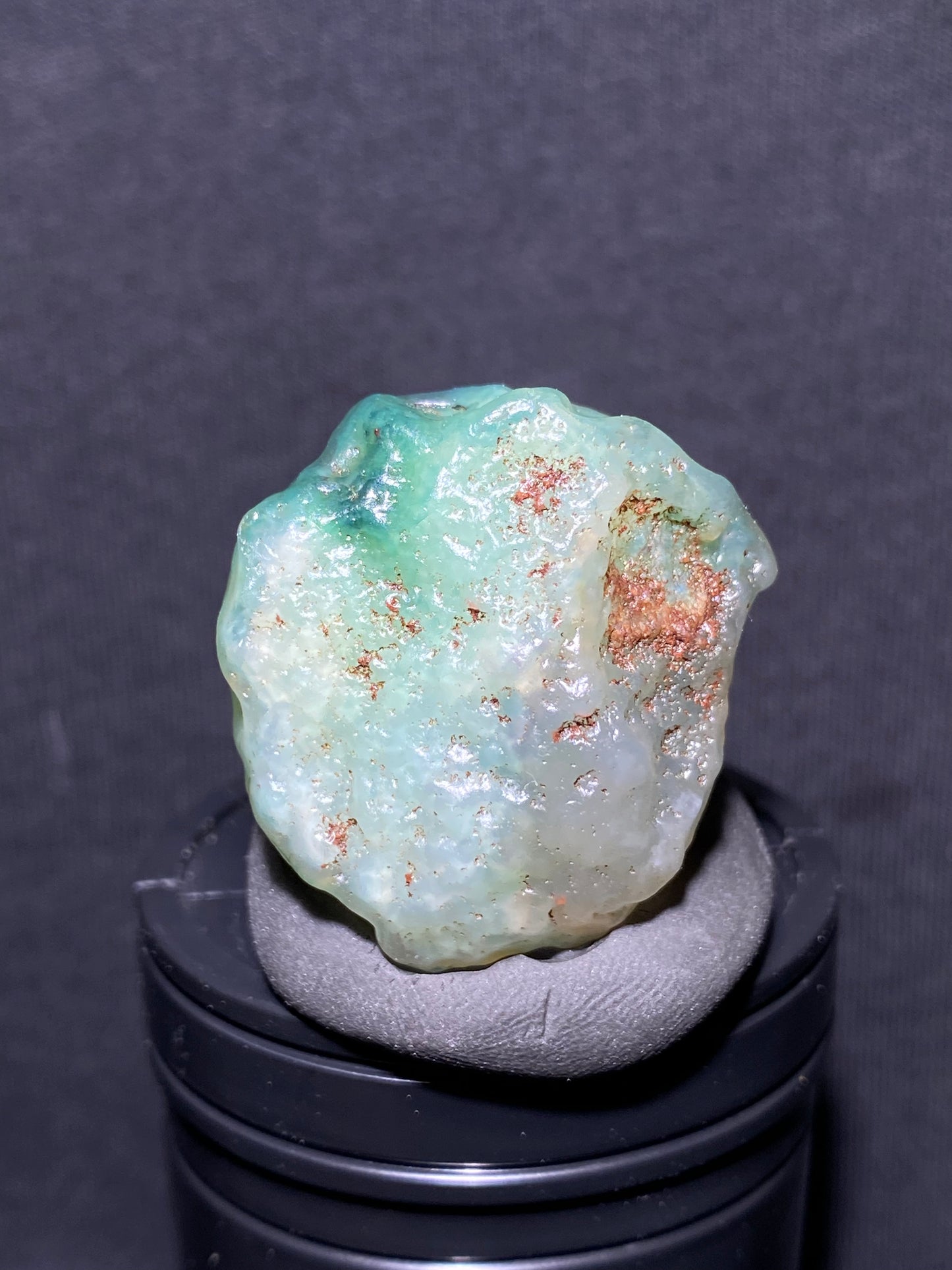 (1104)Alxa Gobi Desert Green sugar heart Agate, candy agate, rough nature stone, Natural Color Raw Stone from Inner Mongolia.