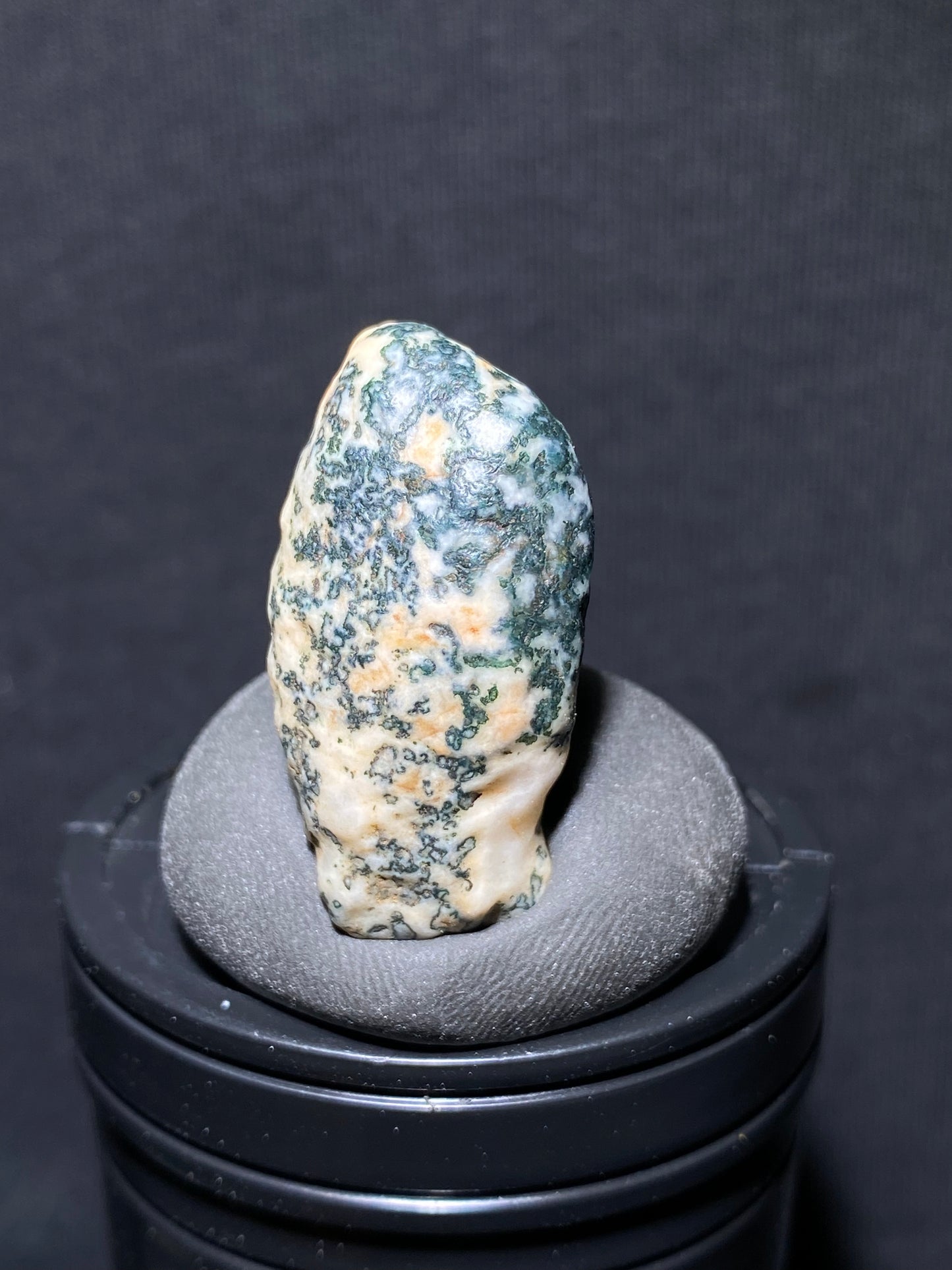 (1107)Alxa Gobi Desert moss Agate, rough nature stone, Natural Color Raw Stone from Inner Mongolia.