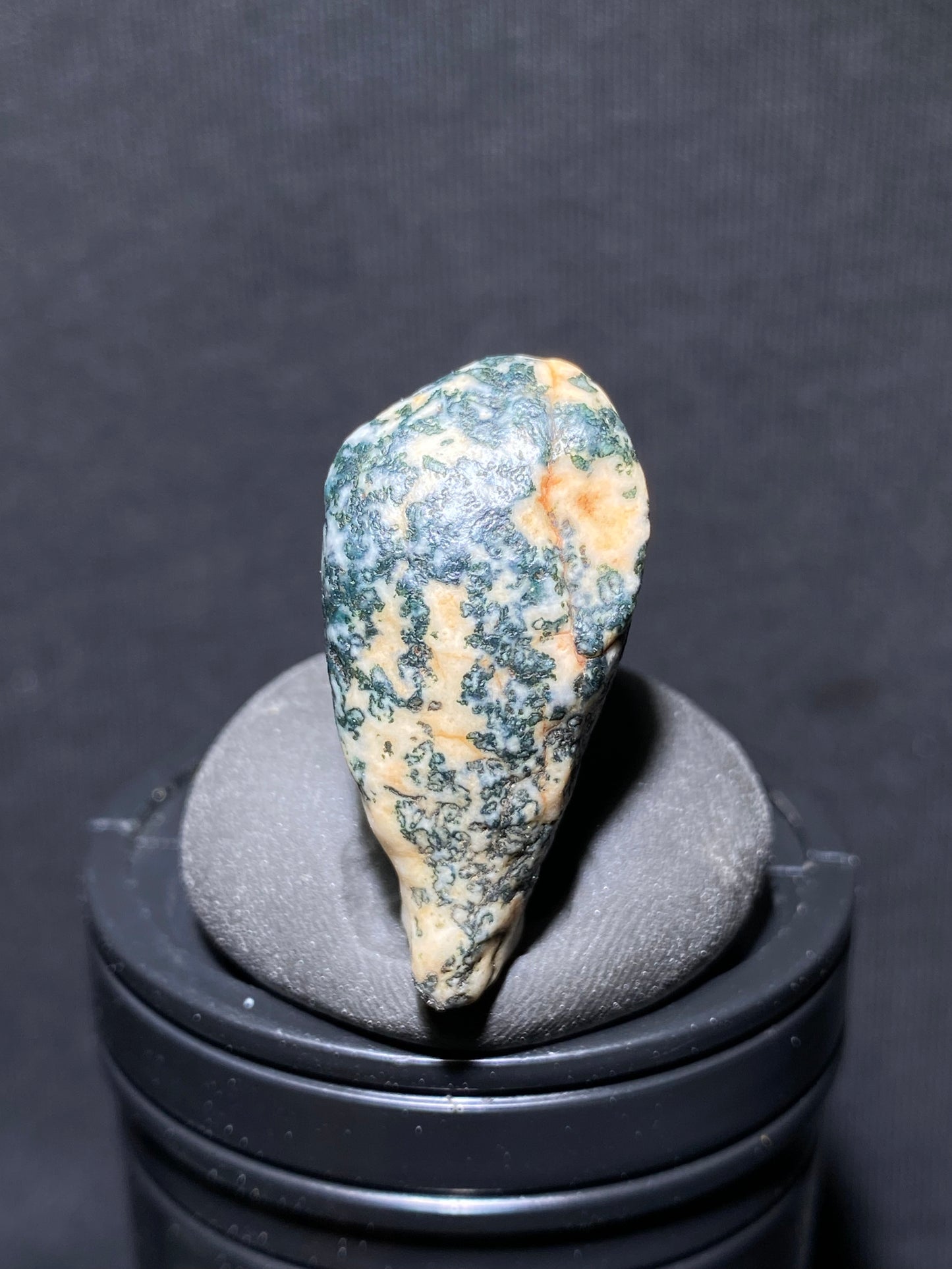 (1107)Alxa Gobi Desert moss Agate, rough nature stone, Natural Color Raw Stone from Inner Mongolia.