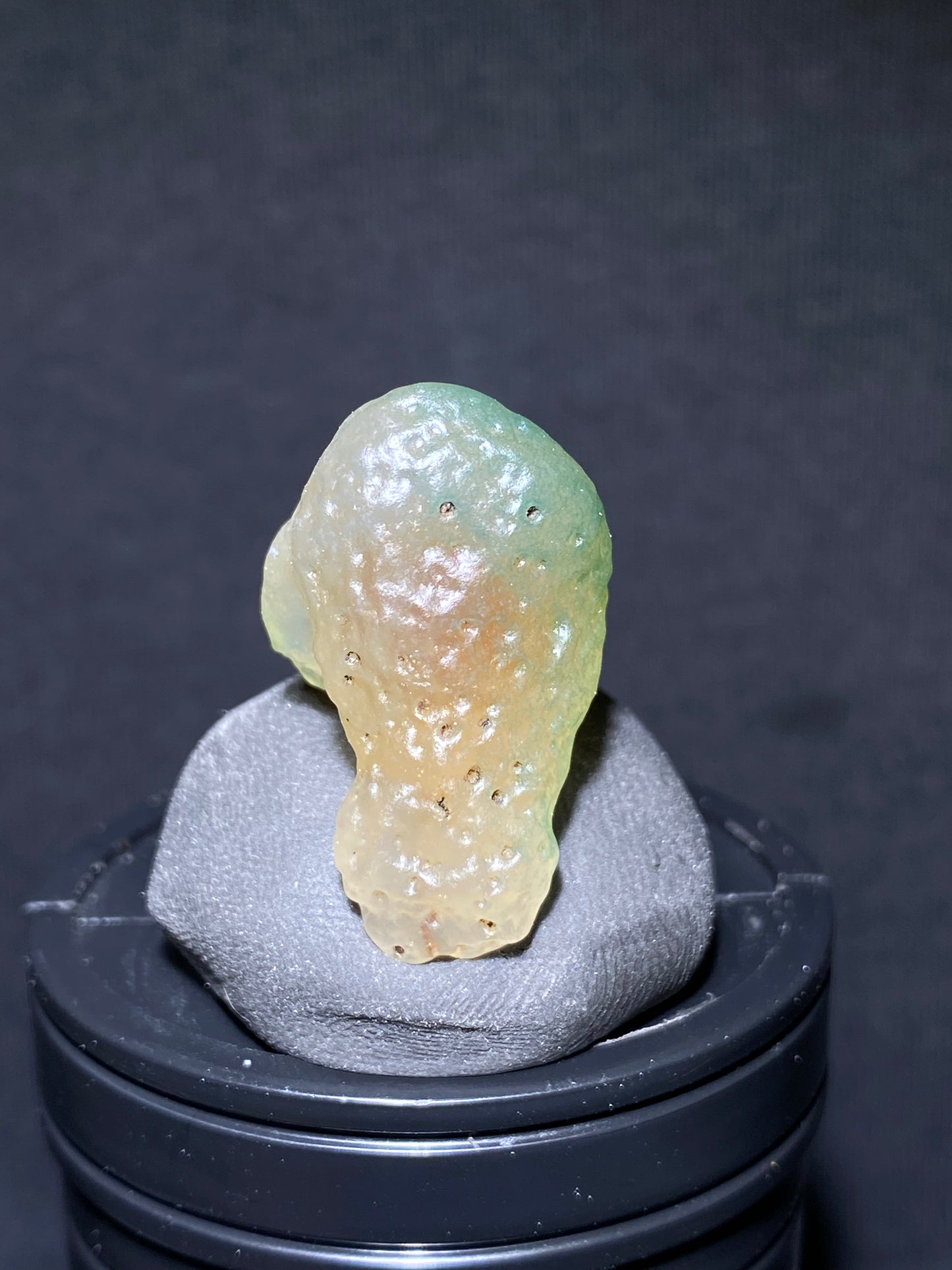 (1109)Alxa Gobi Desert sugar heart Agate, candy agate, rough nature stone, Natural Color Raw Stone from Inner Mongolia.