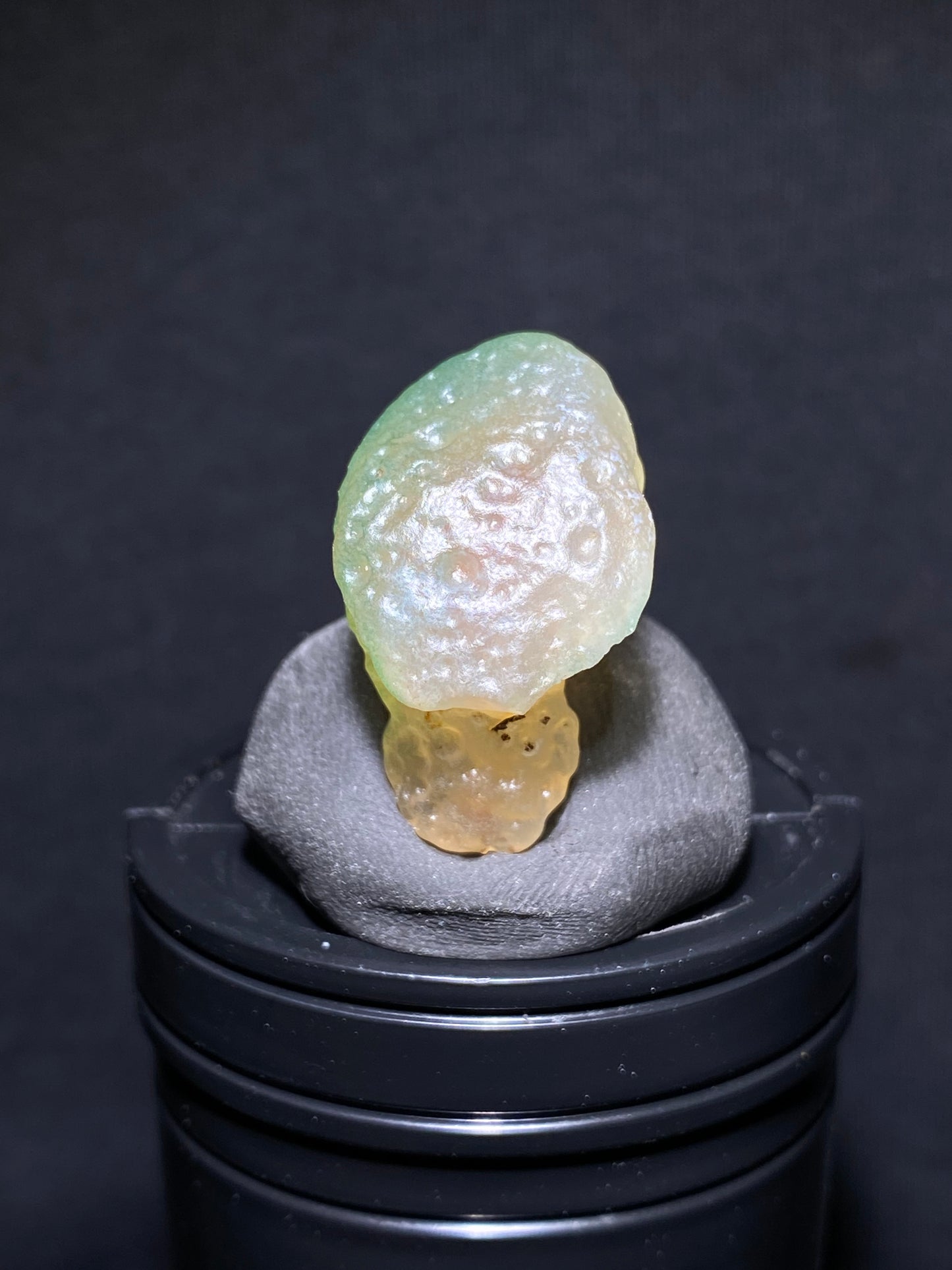 (1109)Alxa Gobi Desert sugar heart Agate, candy agate, rough nature stone, Natural Color Raw Stone from Inner Mongolia.