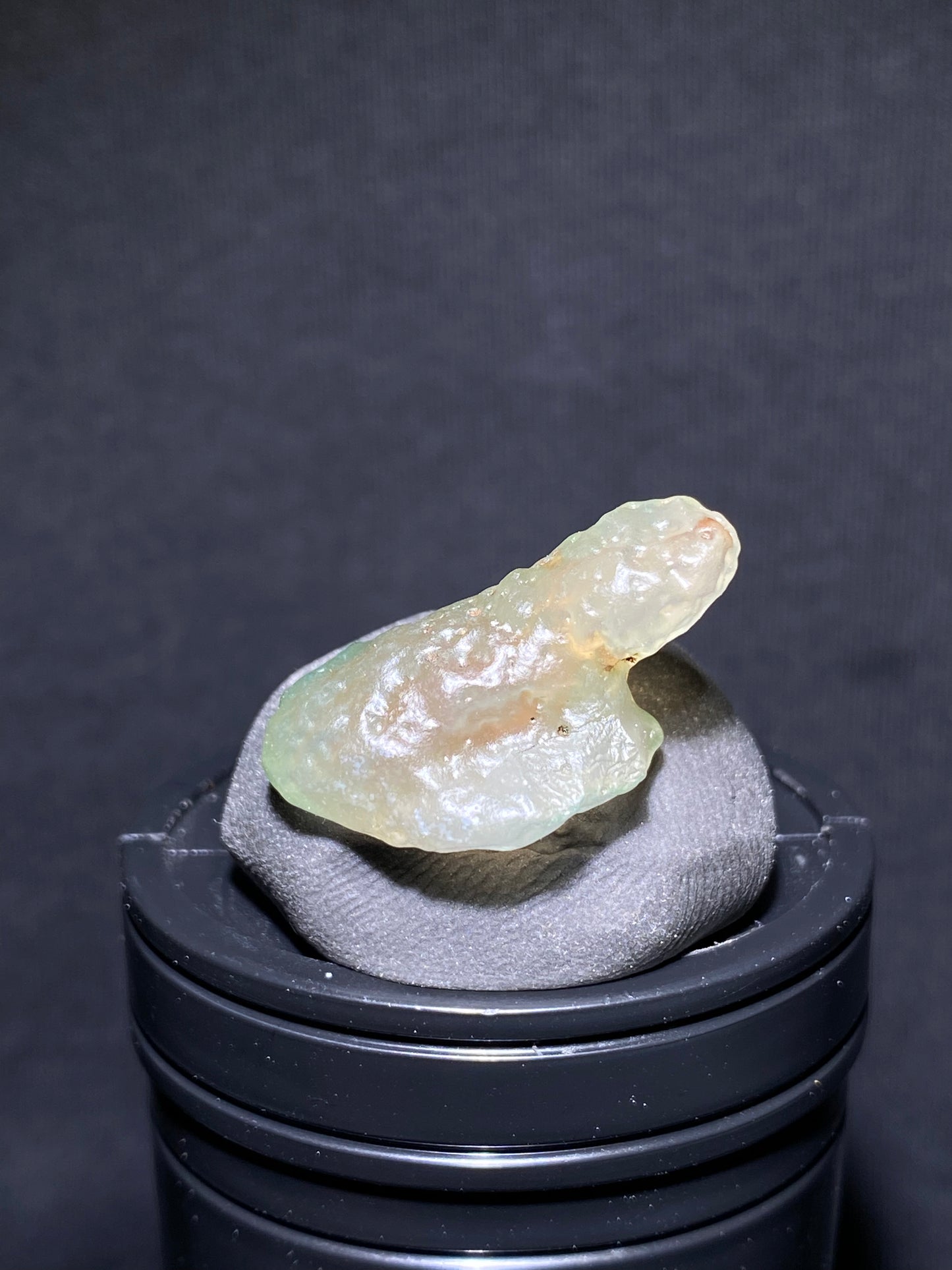 (1109)Alxa Gobi Desert sugar heart Agate, candy agate, rough nature stone, Natural Color Raw Stone from Inner Mongolia.