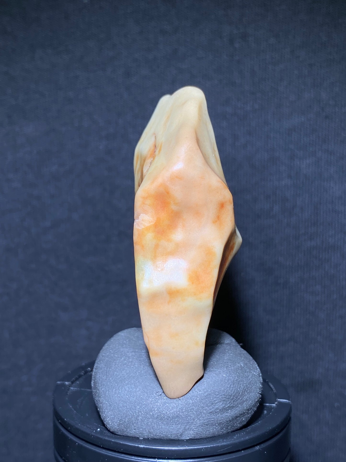 (1114)Alxa Desert Jade-Like varnish Gobi Agate, rough nature varnish stone, Natural red Color Raw Stone from Inner Mongolia.