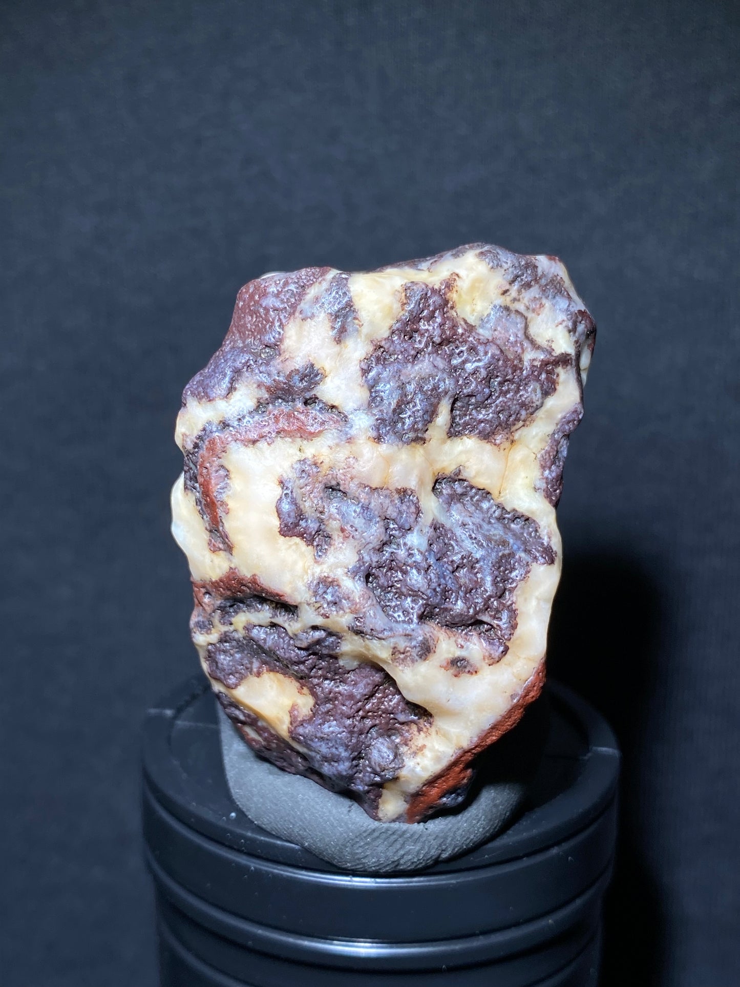 (1115)Alxa Desert Gobi Agate, rough nature stone,Natural red Color Raw Stone from Inner Mongolia.