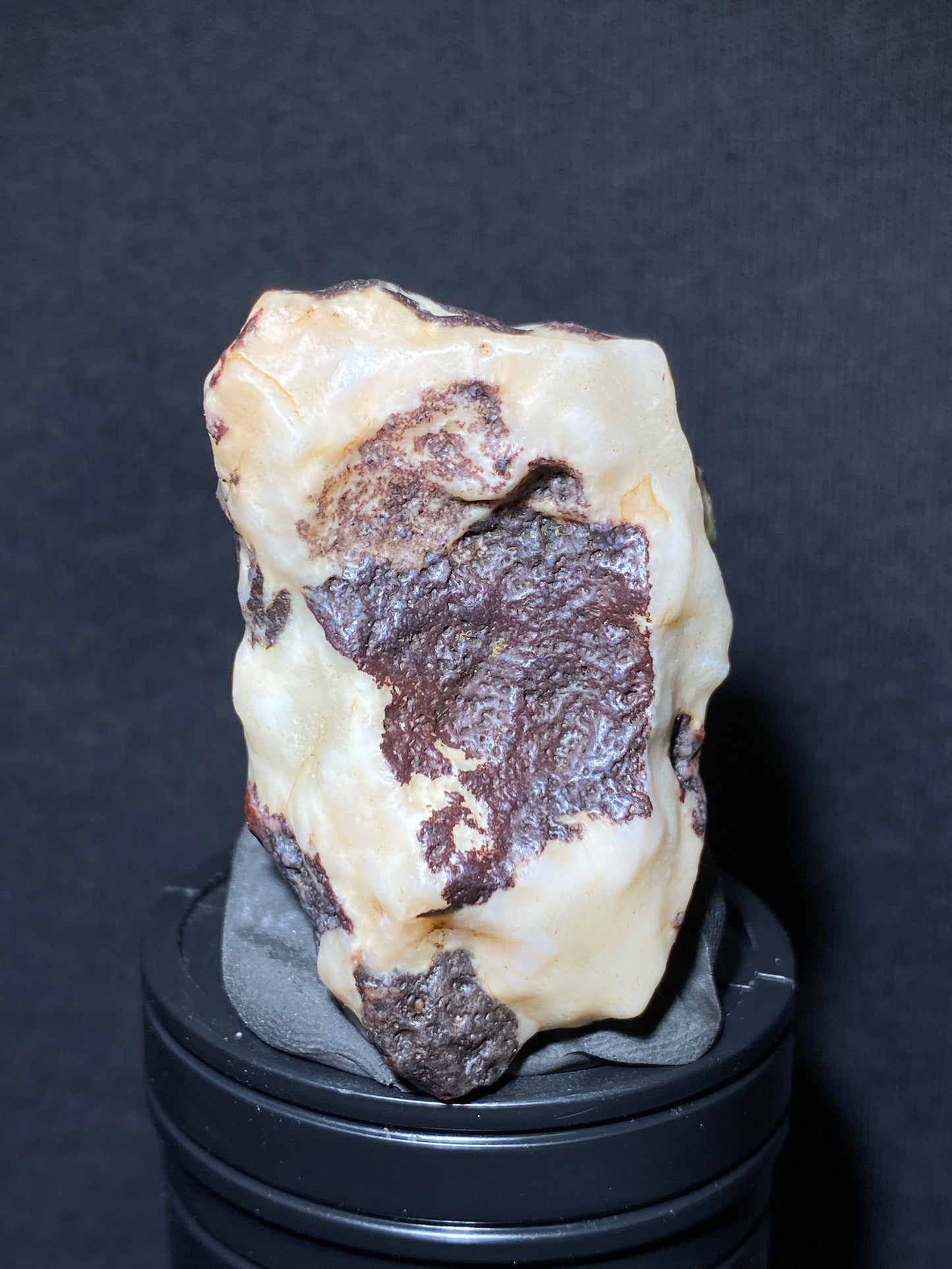 (1115)Alxa Desert Gobi Agate, rough nature stone,Natural red Color Raw Stone from Inner Mongolia.