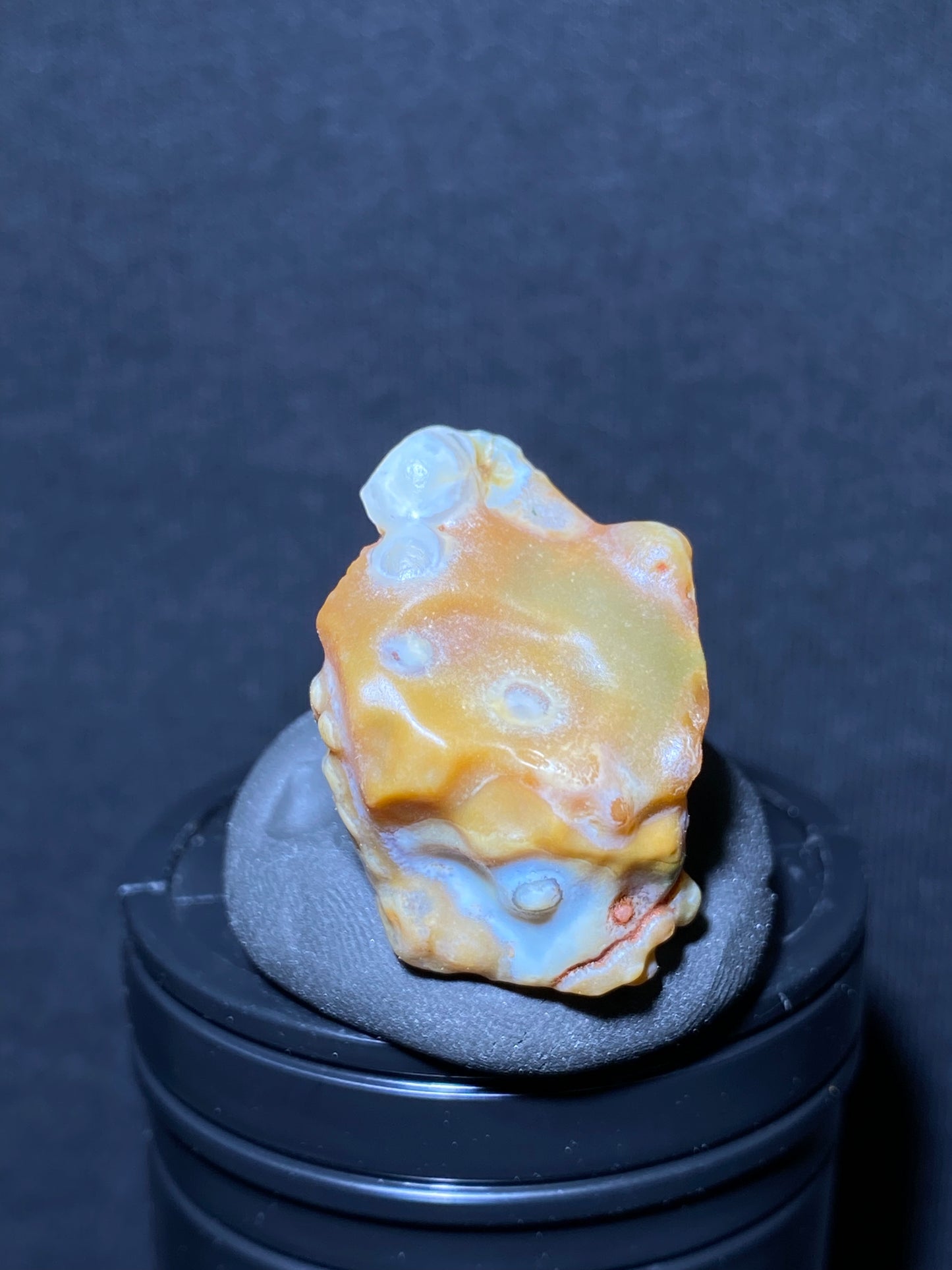 (1117)Alxa Desert Gobi eye Agate, rough nature stone,Natural red Color Raw Stone from Inner Mongolia.