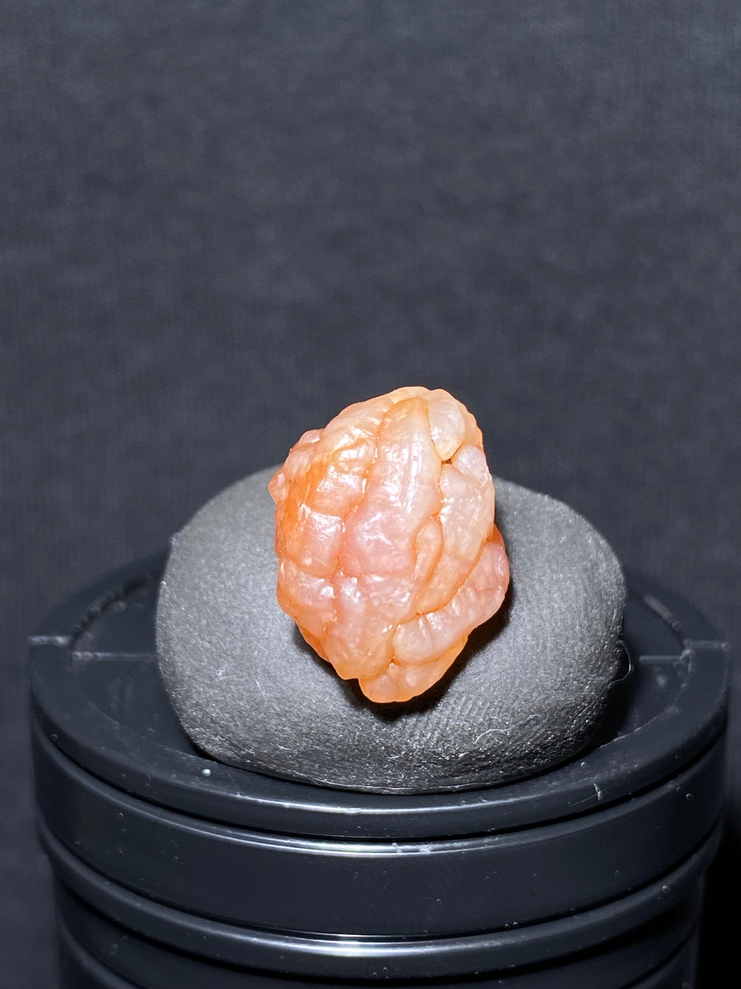 (1118)Alxa Desert Gobi Bloodline Vein Agate, rough nature stone,Natural red Color Raw Stone from Inner Mongolia.