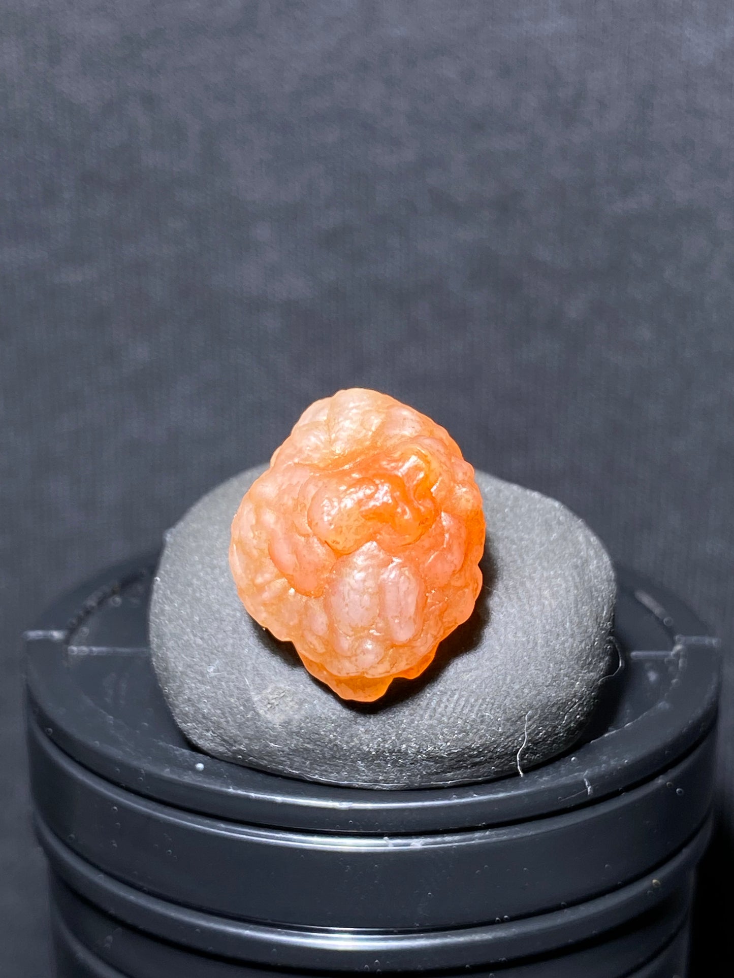 (1118)Alxa Desert Gobi Bloodline Vein Agate, rough nature stone,Natural red Color Raw Stone from Inner Mongolia.