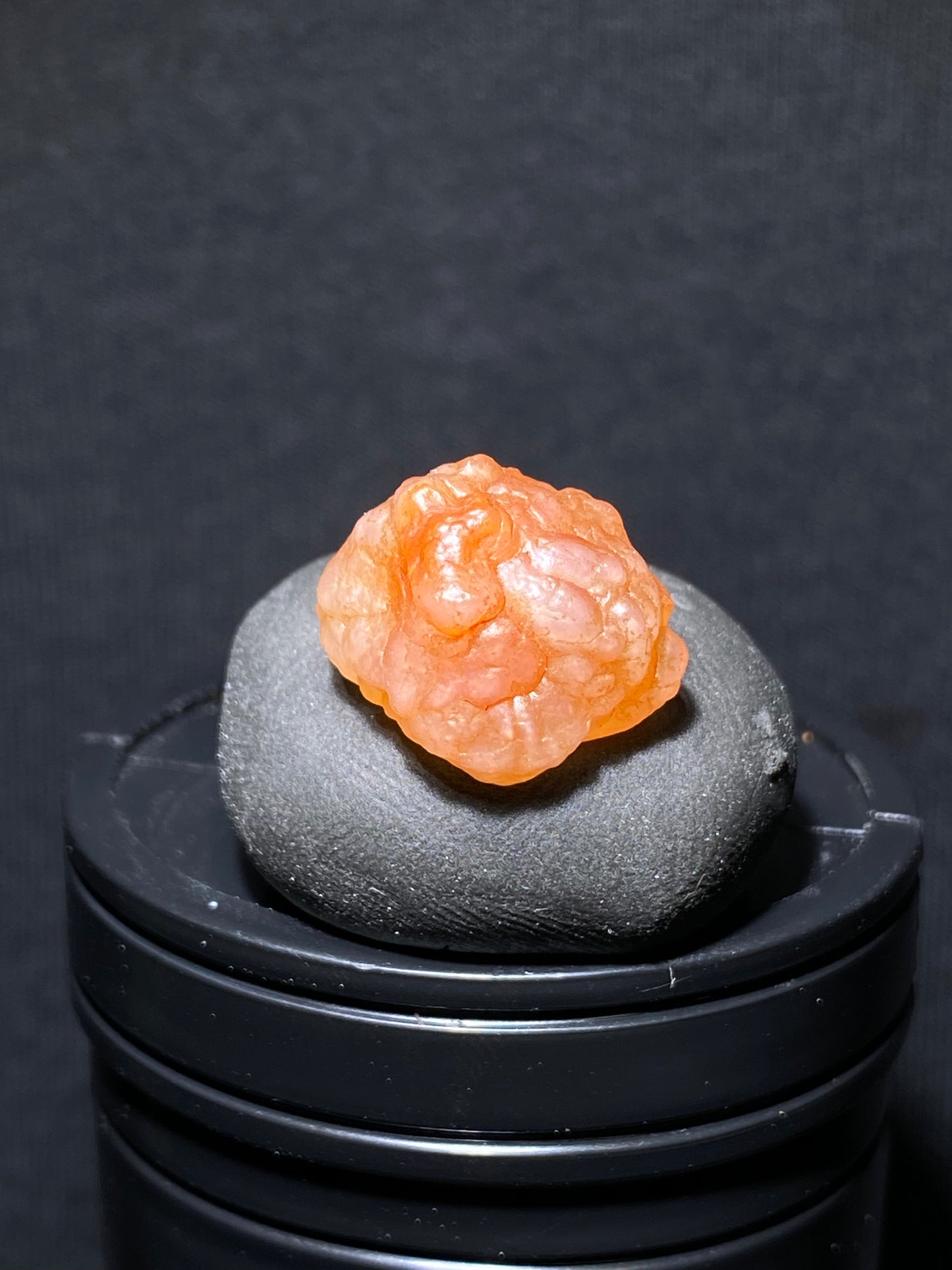 (1118)Alxa Desert Gobi Bloodline Vein Agate, rough nature stone,Natural red Color Raw Stone from Inner Mongolia.