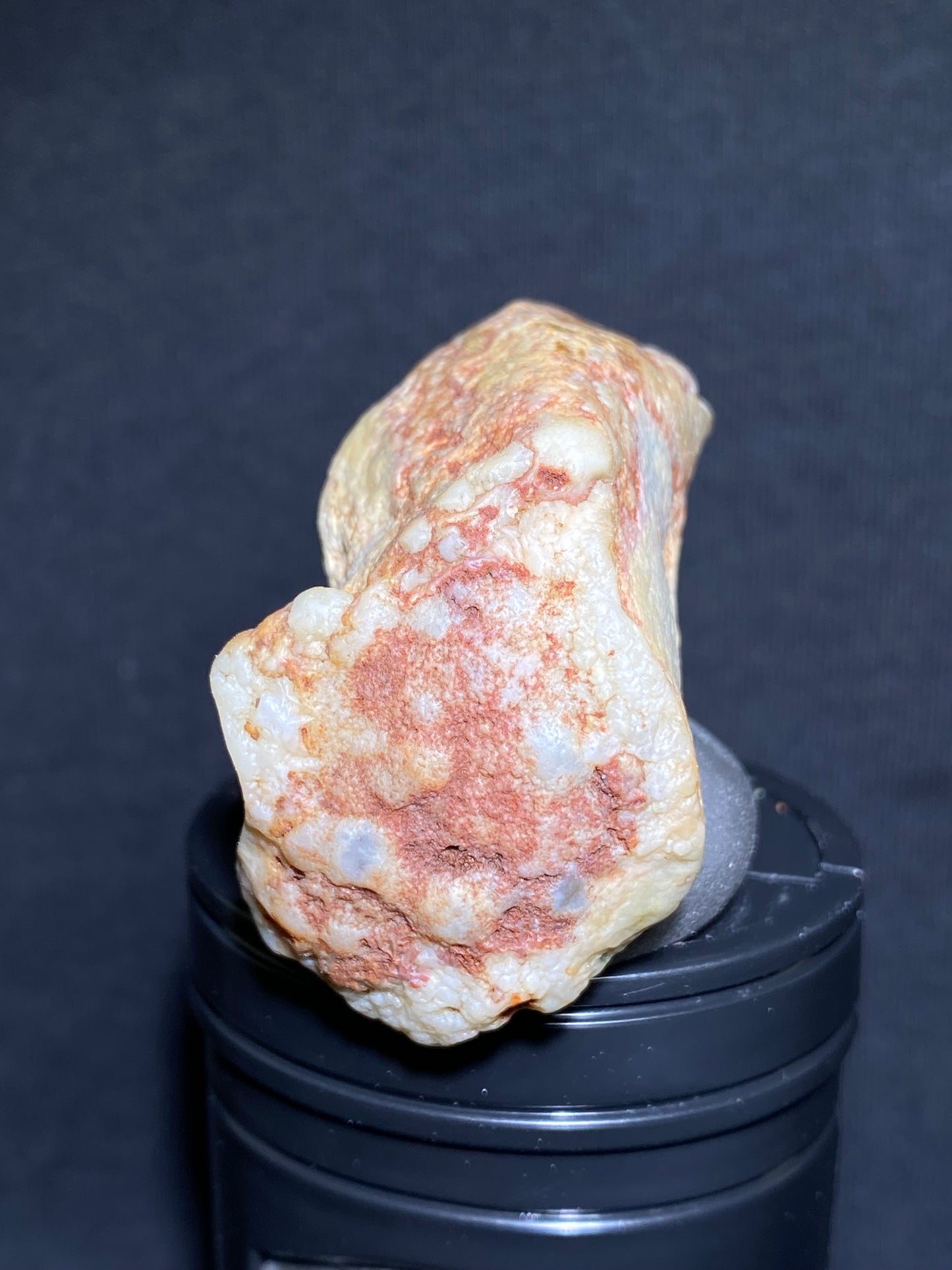 (1121) Gobi Desert Eye Agate – Rare Natural Banded Mongolian Stone with Concentric Formation, Collector’s Rough Agate for Display & Curation