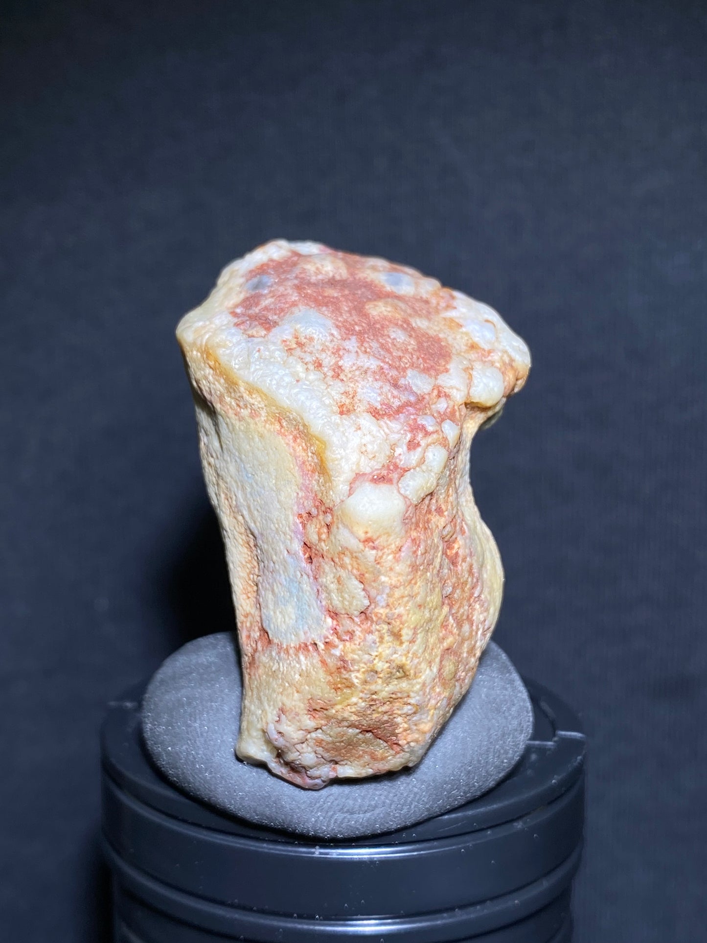 (1121) Gobi Desert Eye Agate – Rare Natural Banded Mongolian Stone with Concentric Formation, Collector’s Rough Agate for Display & Curation