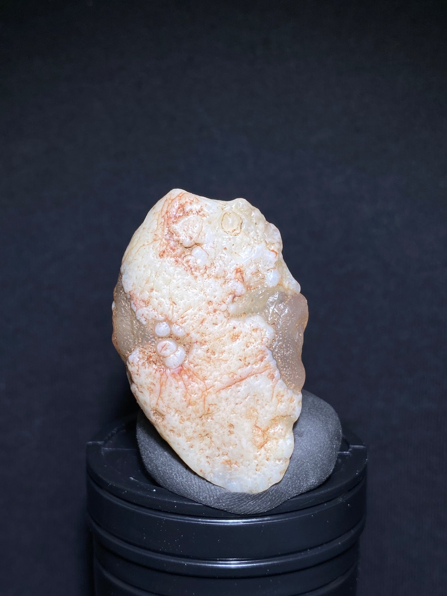 (1122) Alxa Gobi Desert eye Agate – Rare Mongolian Orbicular Stone with Twin Eyes and Grimace Pattern