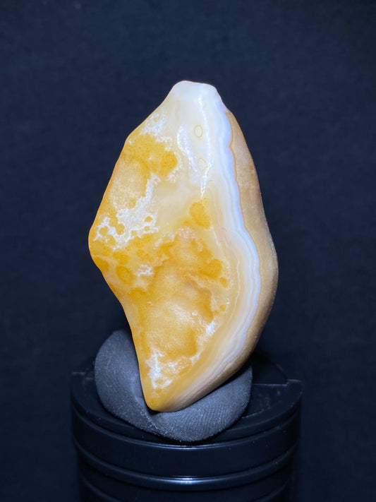 (1123) Alxa Gobi Desert Agate, rough nature stone,Natural Color Raw Stone from Inner Mongolia.