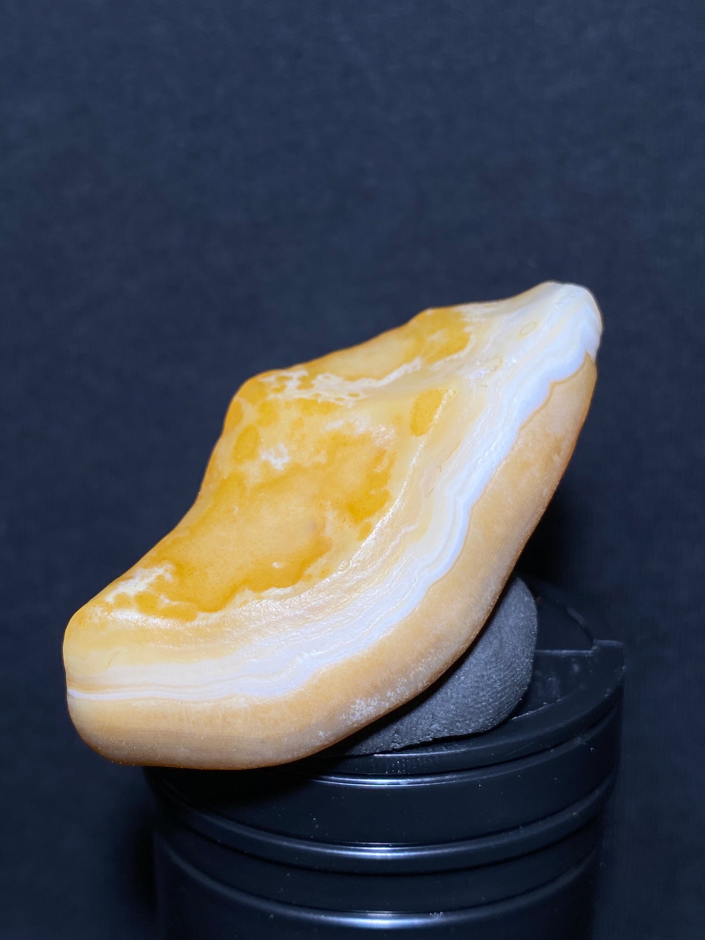 (1123) Alxa Gobi Desert Agate, rough nature stone,Natural Color Raw Stone from Inner Mongolia.