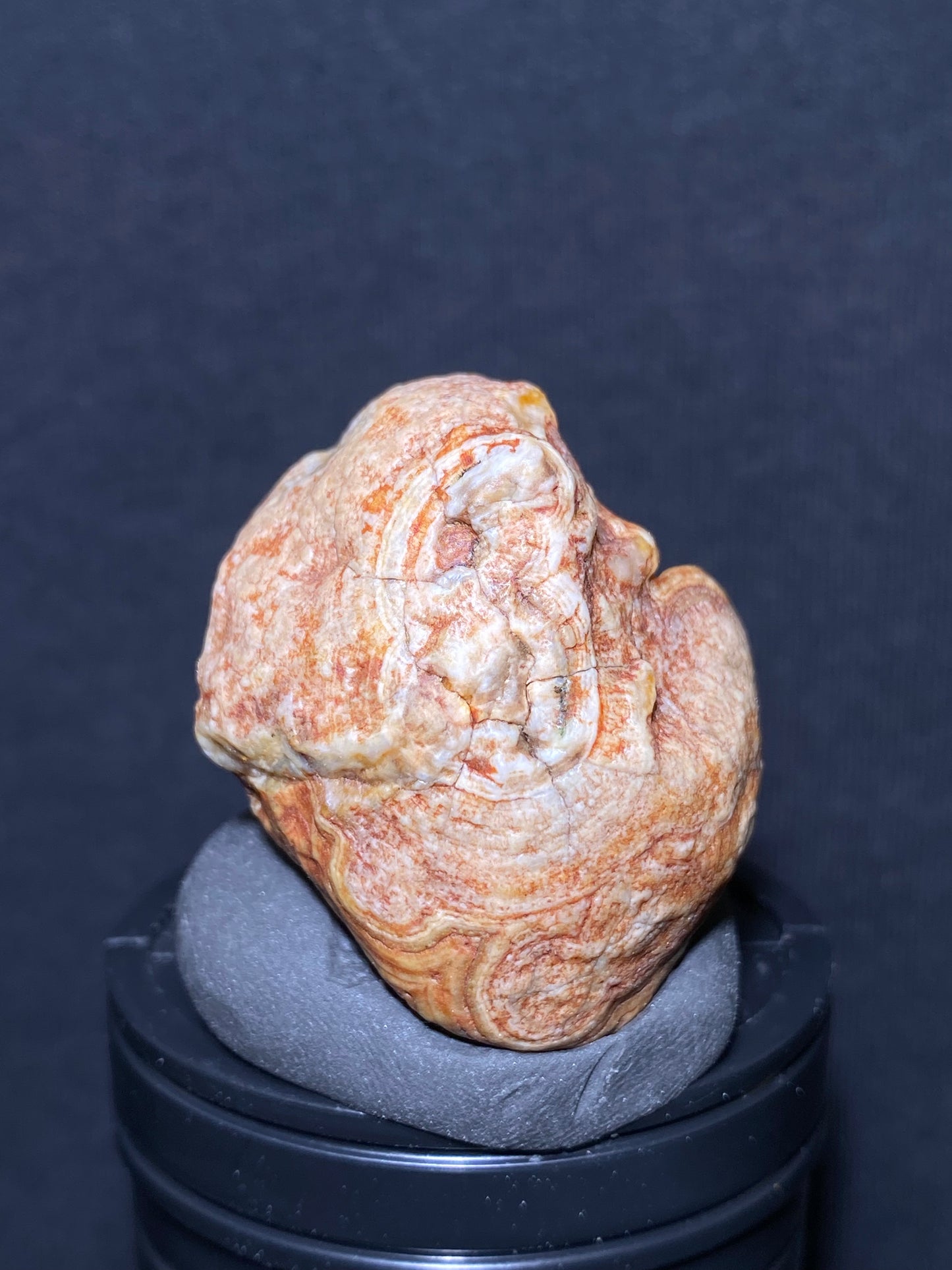 (1124) Alxa Gobi Desert Eye Agate, rough nature stone,Natural red Color Raw Stone from Inner Mongolia.