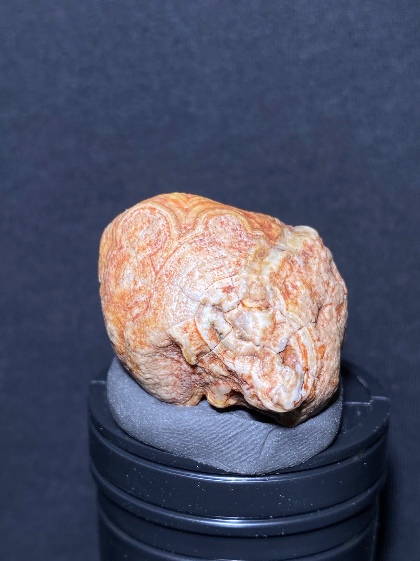 (1124) Alxa Gobi Desert Eye Agate, rough nature stone,Natural red Color Raw Stone from Inner Mongolia.