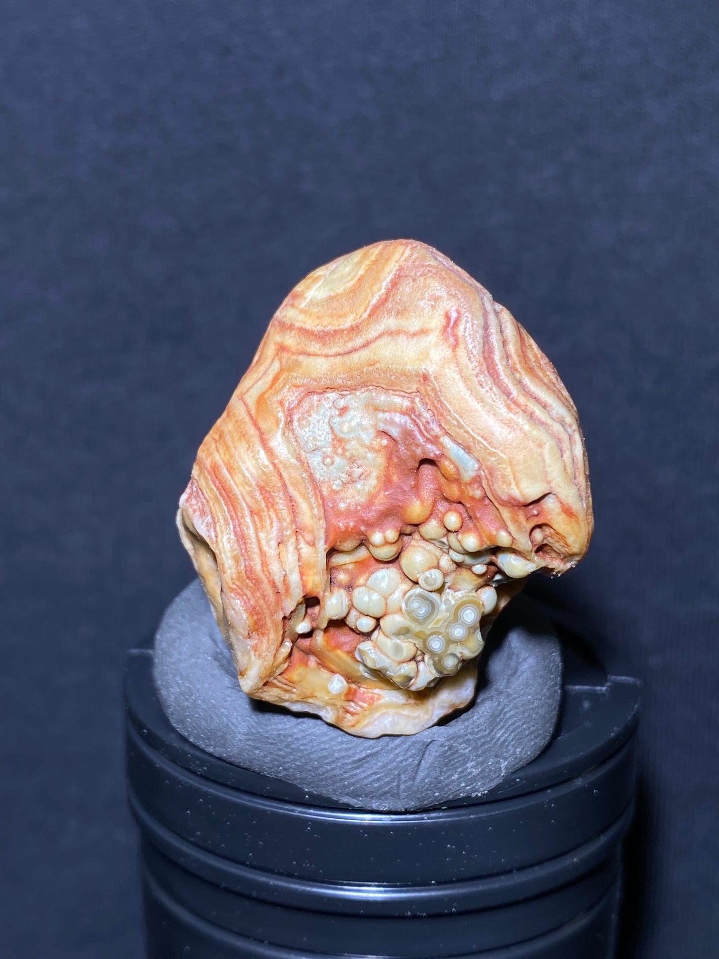 (1124) Alxa Gobi Desert Eye Agate, rough nature stone,Natural red Color Raw Stone from Inner Mongolia.