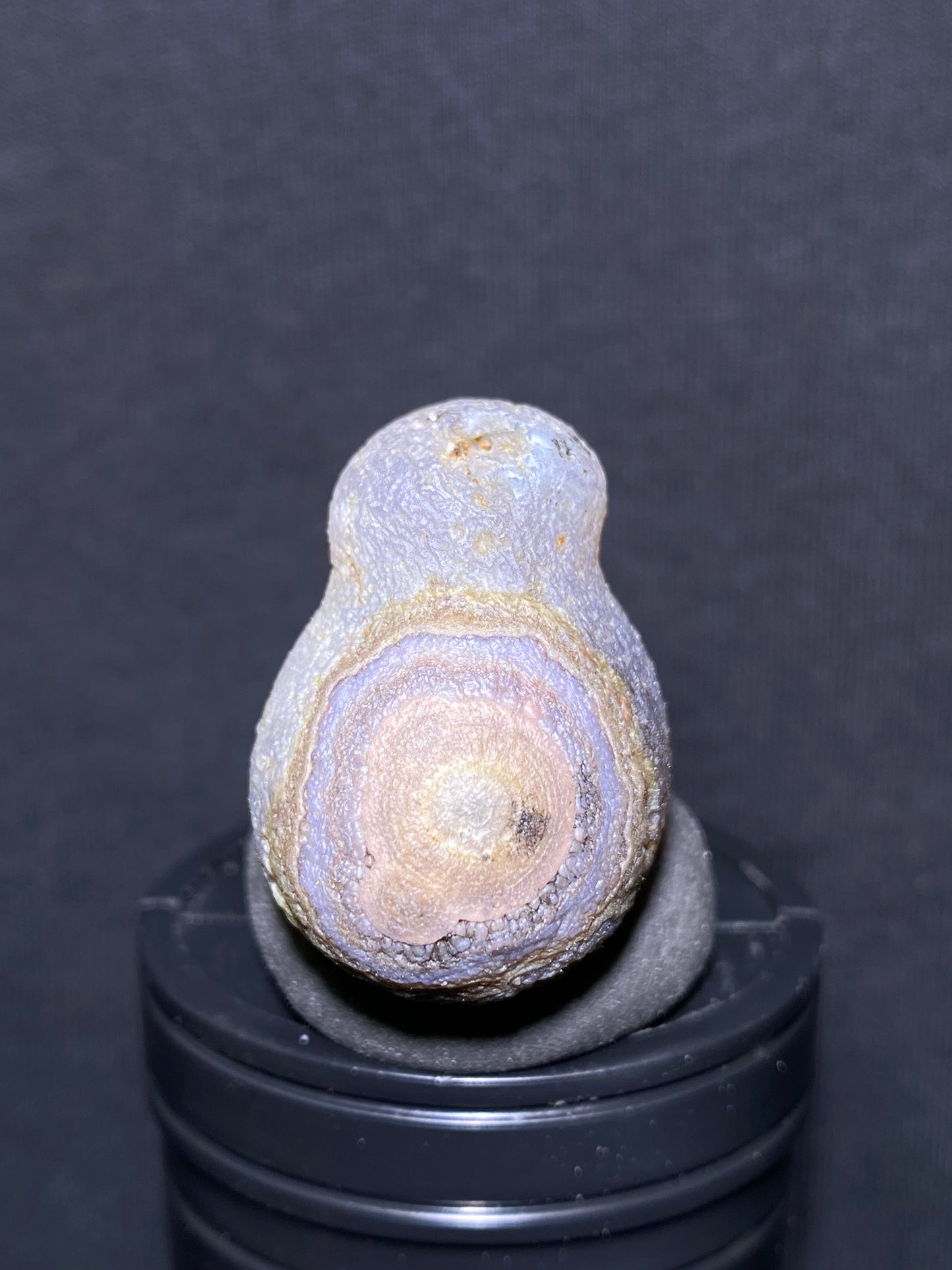 (1124) Alxa Gobi Desert Eye Agate, rough nature stone,Natural Color Raw Stone from Inner Mongolia.