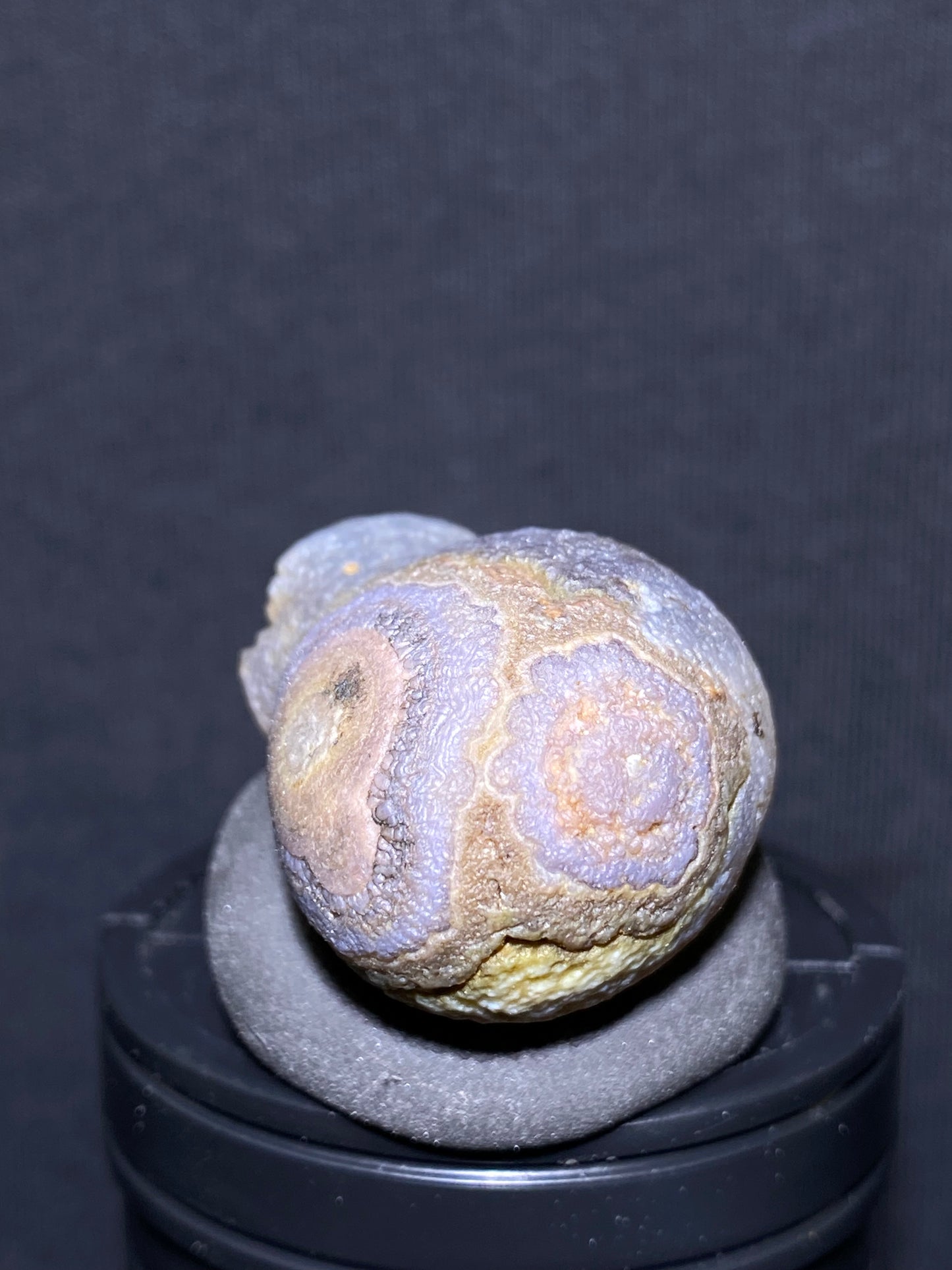 (1124) Alxa Gobi Desert Eye Agate, rough nature stone,Natural Color Raw Stone from Inner Mongolia.