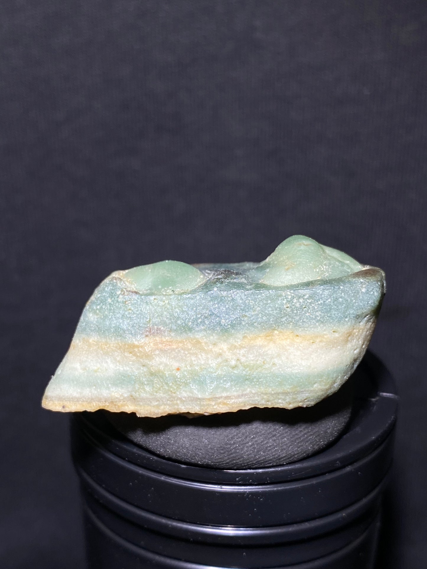 (1127) Alxa Gobi Desert Agate, rough nature stone,Natural Color Raw Stone from Inner Mongolia.