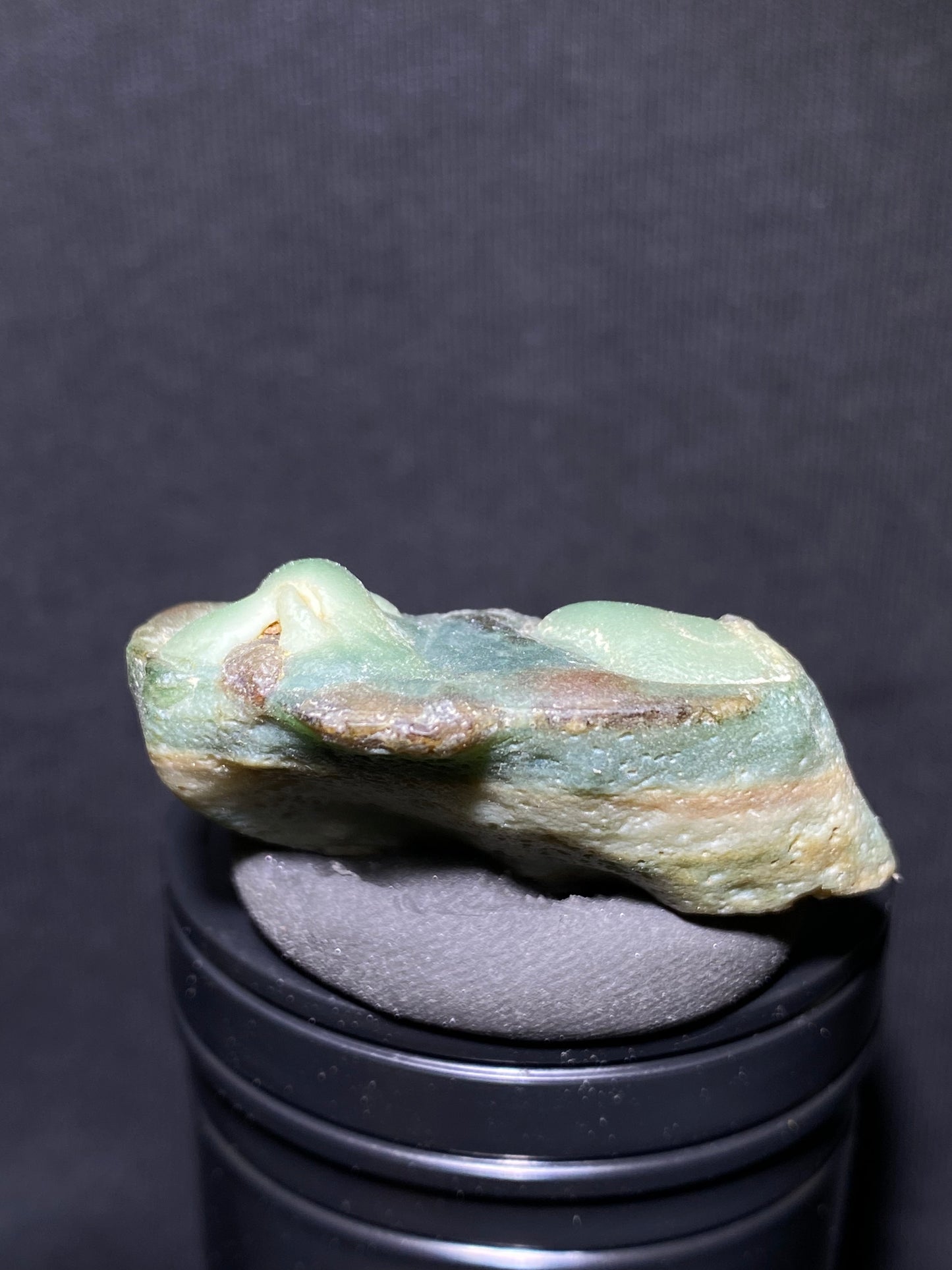(1127) Alxa Gobi Desert Agate, rough nature stone,Natural Color Raw Stone from Inner Mongolia.