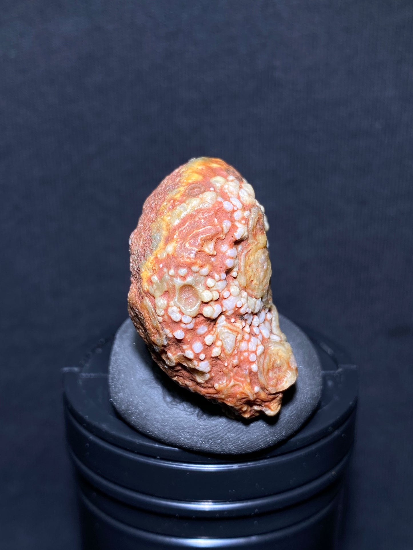 (1128)Alxa Gobi Desert red eye Agate, rough nature stone,Natural Color Raw Stone from Inner Mongolia.