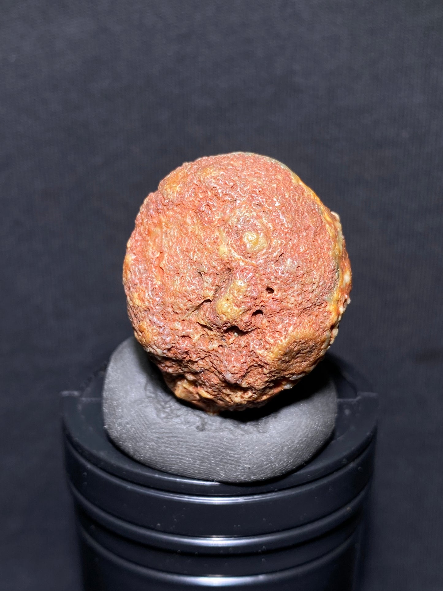 (1128)Alxa Gobi Desert red eye Agate, rough nature stone,Natural Color Raw Stone from Inner Mongolia.