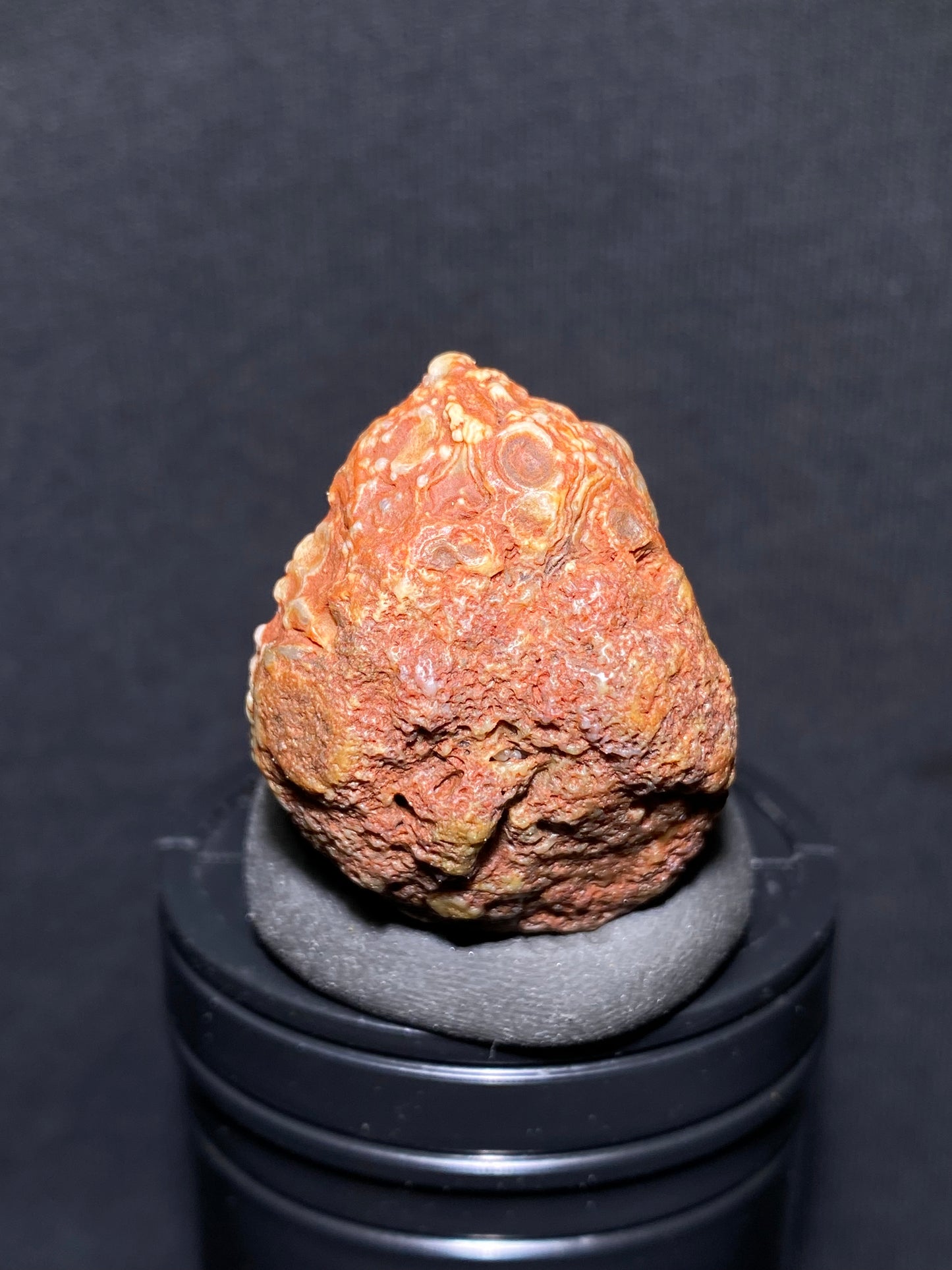 (1128)Alxa Gobi Desert red eye Agate, rough nature stone,Natural Color Raw Stone from Inner Mongolia.