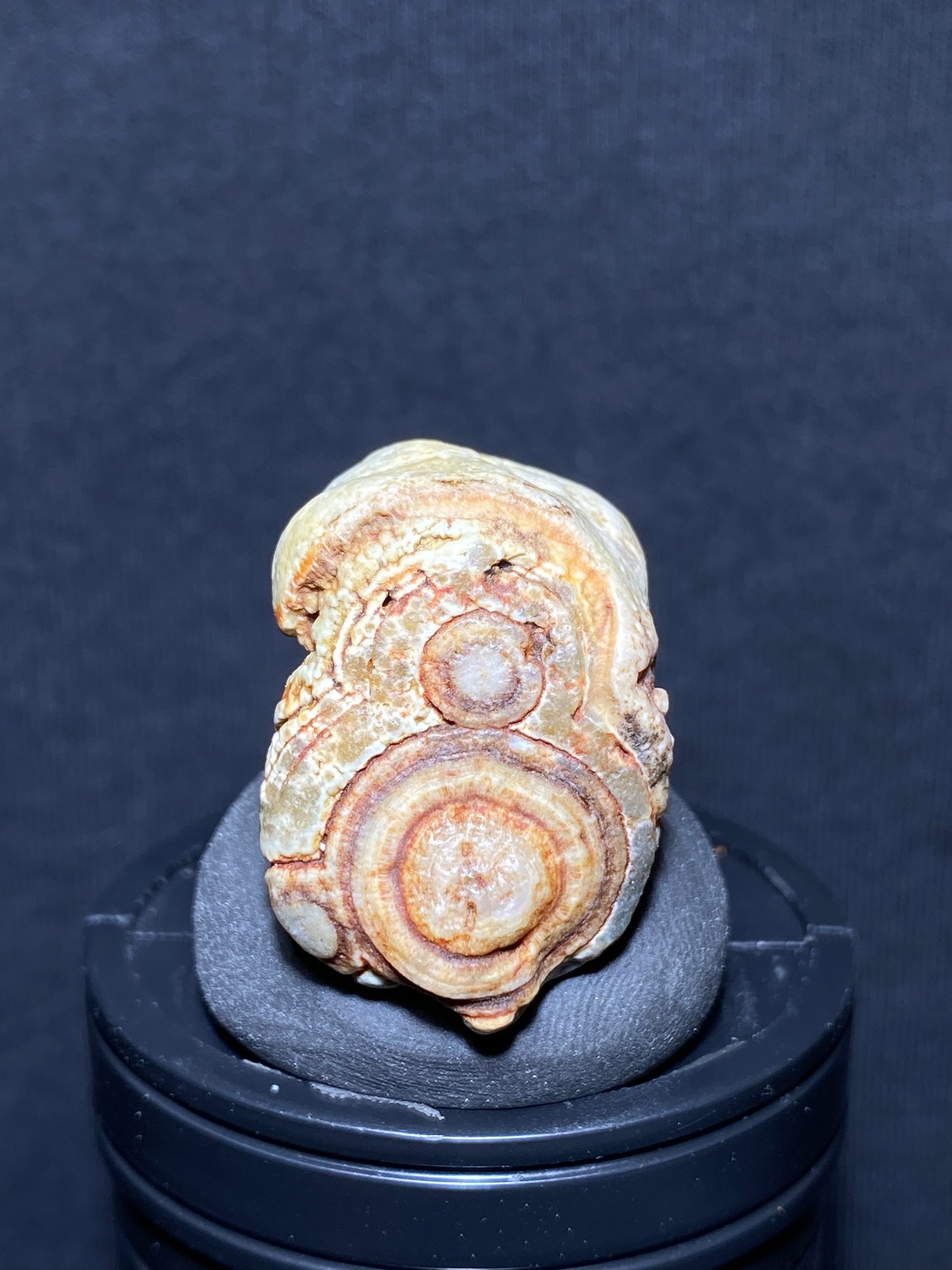 (1129)Alxa Gobi Desert red eye Agate, rough nature stone,Natural Color Raw Stone from Inner Mongolia.