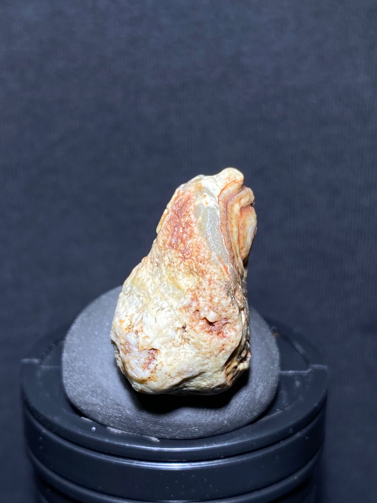 (1129)Alxa Gobi Desert red eye Agate, rough nature stone,Natural Color Raw Stone from Inner Mongolia.